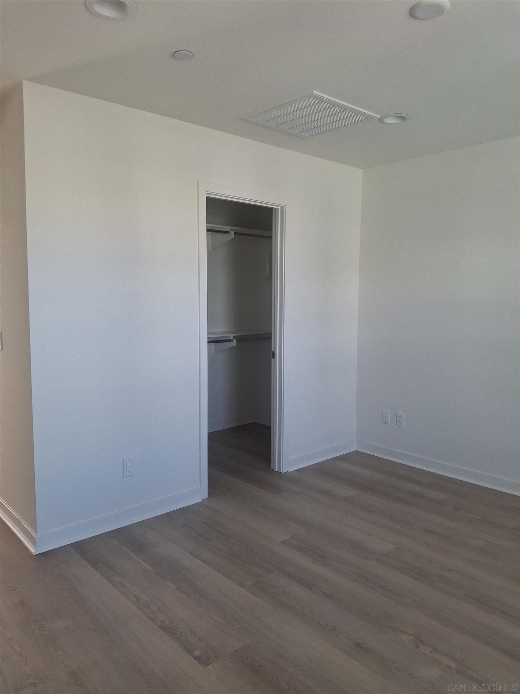 Detail Gallery Image 19 of 42 For 2518  Delphinium Ln, Carlsbad,  CA 92008 - 4 Beds | 2/2 Baths