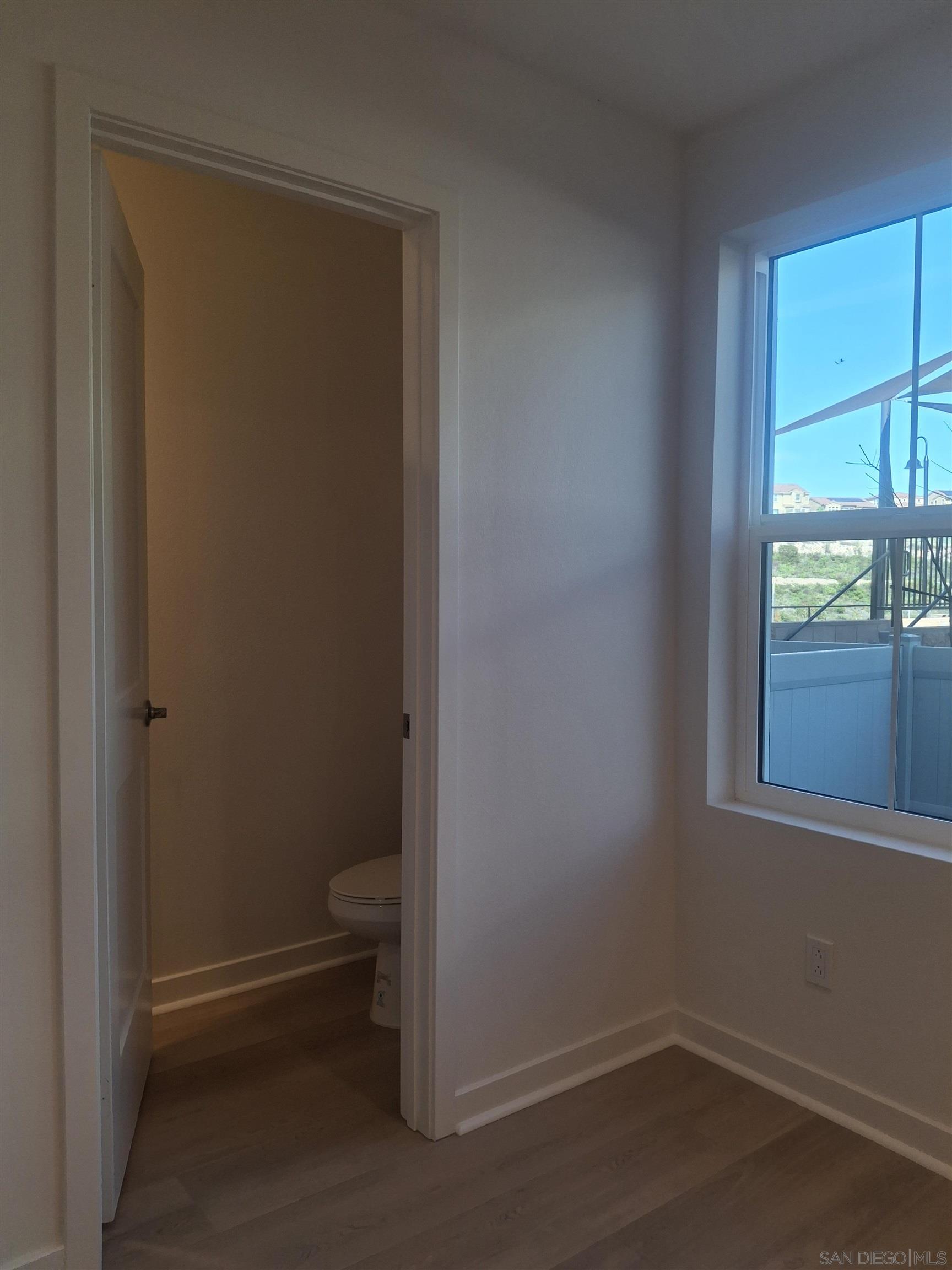 Detail Gallery Image 21 of 42 For 2518  Delphinium Ln, Carlsbad,  CA 92008 - 4 Beds | 2/2 Baths