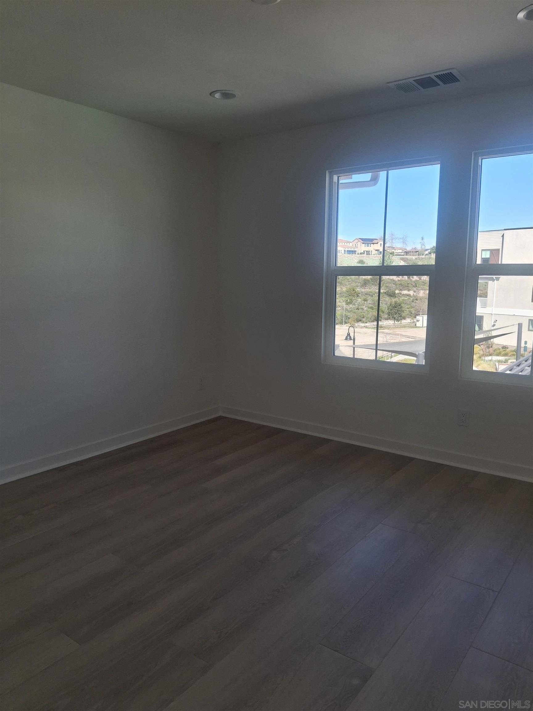 Detail Gallery Image 24 of 42 For 2518  Delphinium Ln, Carlsbad,  CA 92008 - 4 Beds | 2/2 Baths