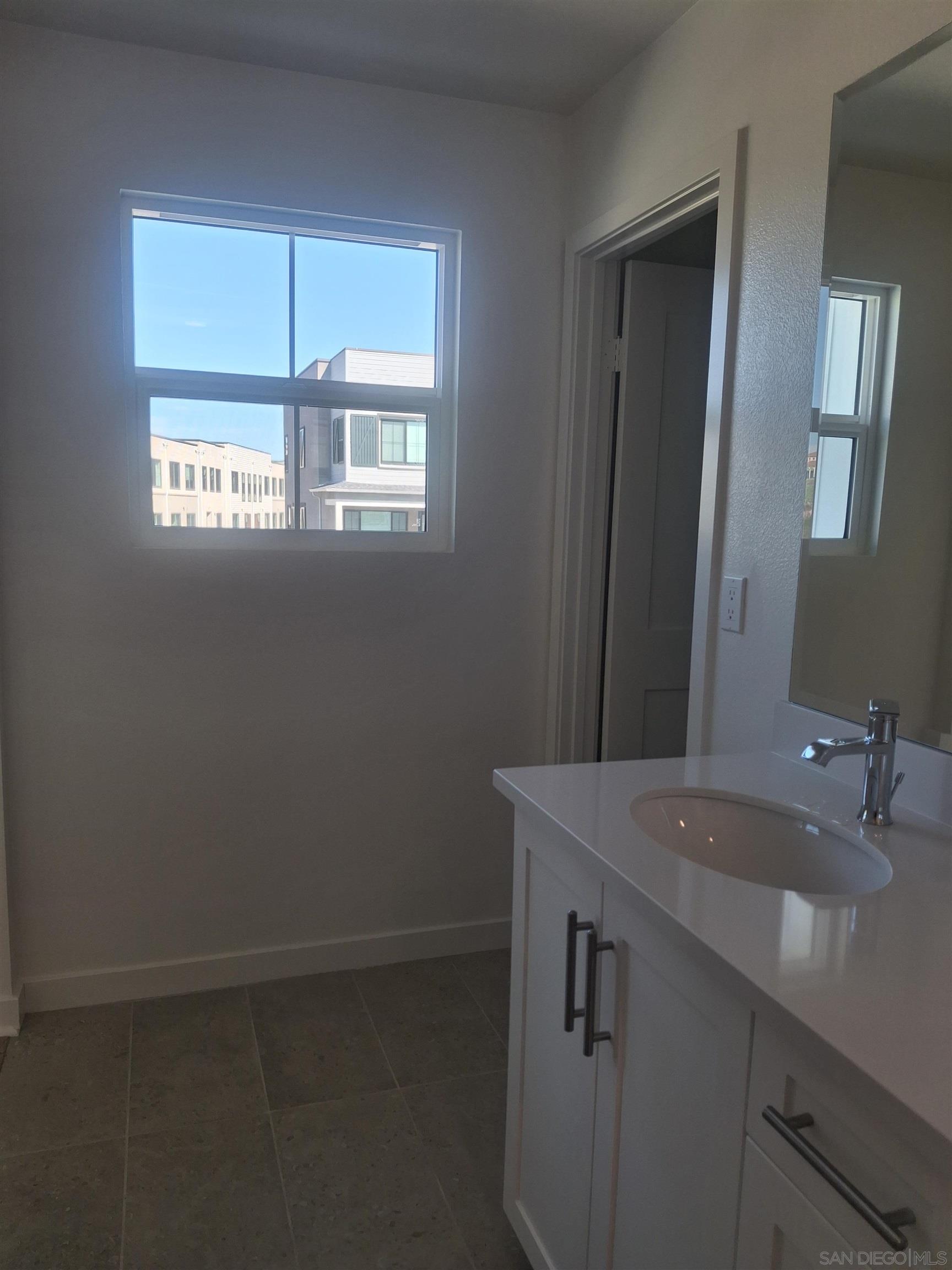 Detail Gallery Image 27 of 42 For 2518  Delphinium Ln, Carlsbad,  CA 92008 - 4 Beds | 2/2 Baths