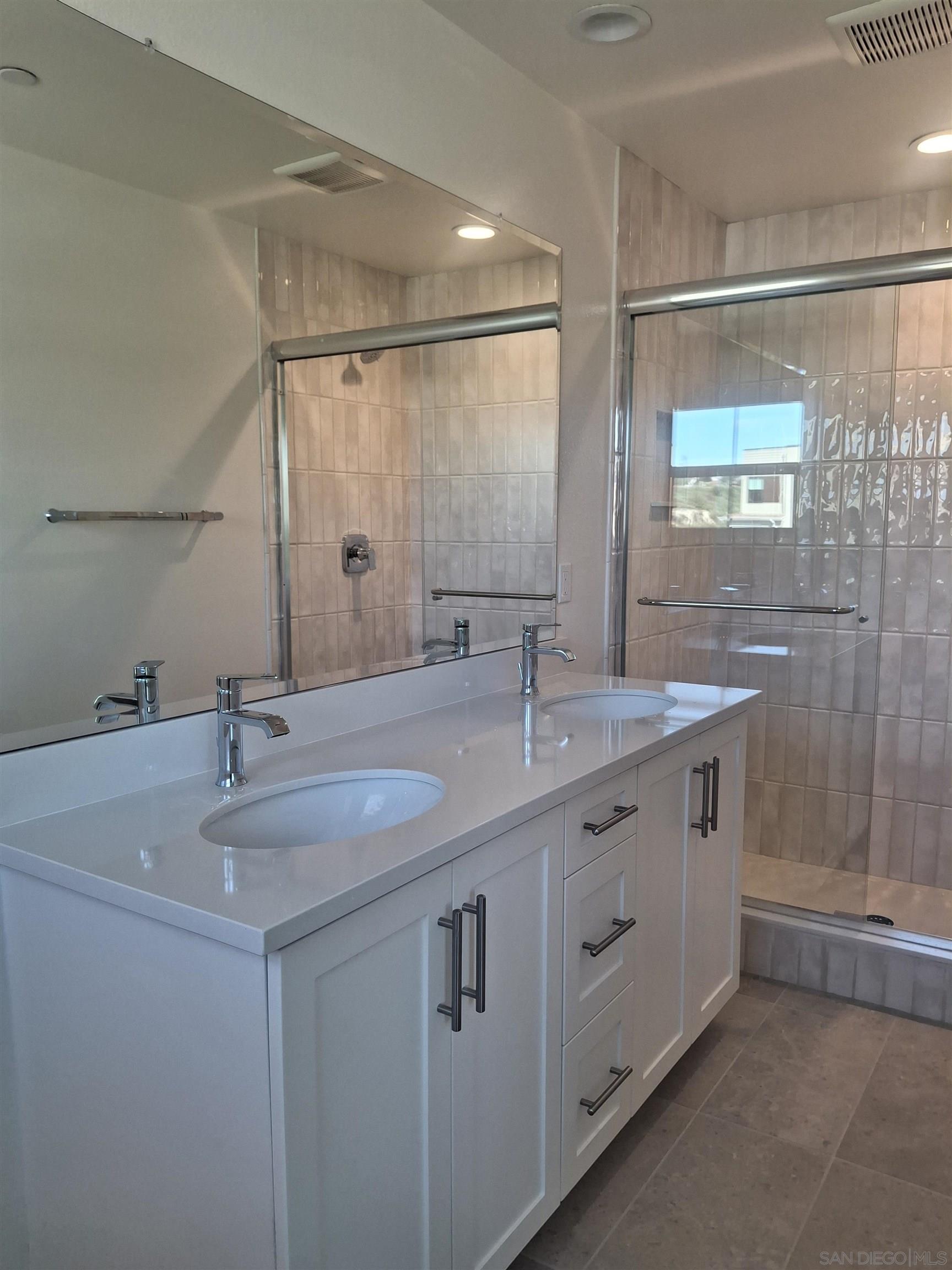 Detail Gallery Image 29 of 42 For 2518  Delphinium Ln, Carlsbad,  CA 92008 - 4 Beds | 2/2 Baths