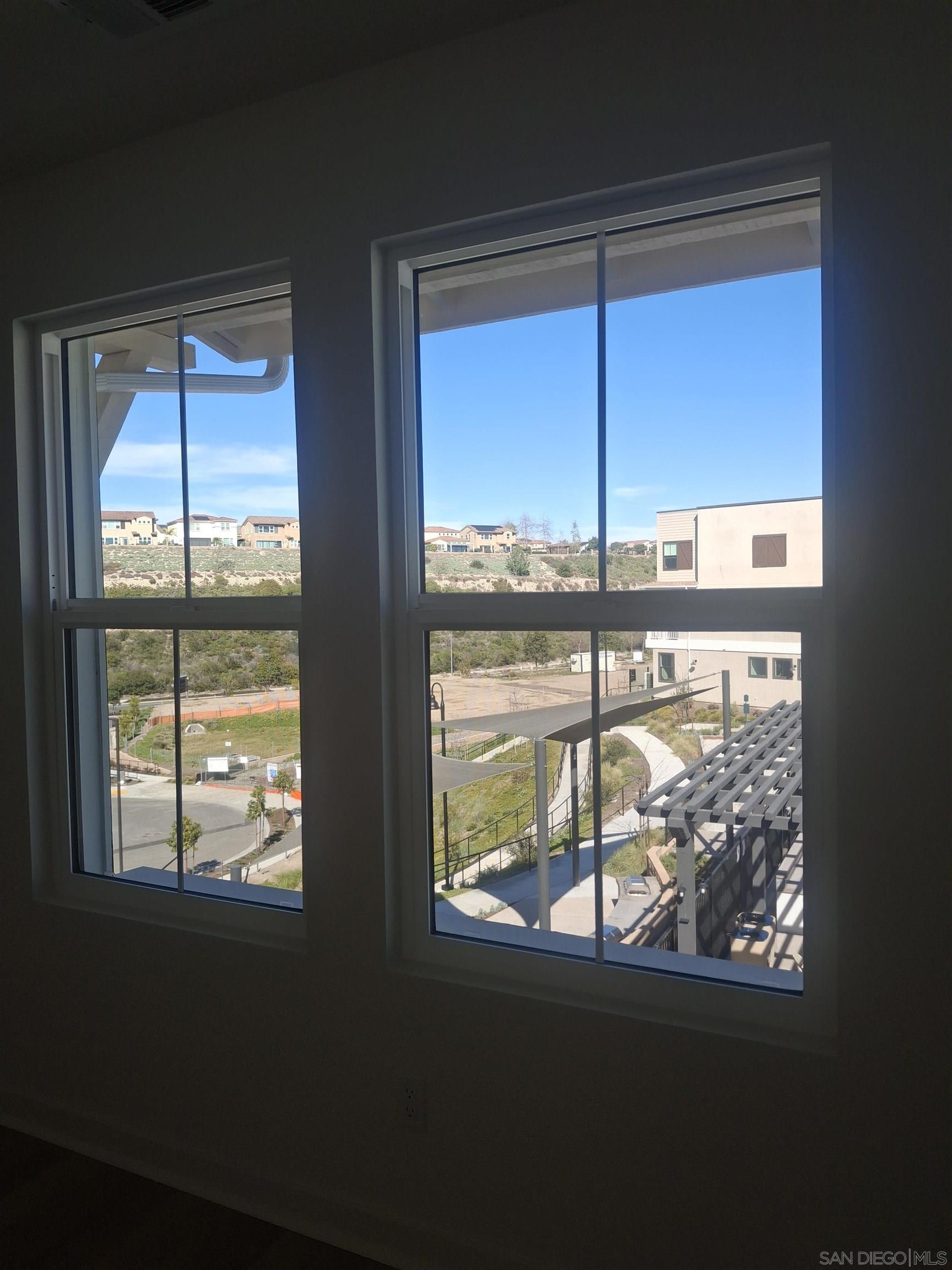 Detail Gallery Image 34 of 42 For 2518  Delphinium Ln, Carlsbad,  CA 92008 - 4 Beds | 2/2 Baths