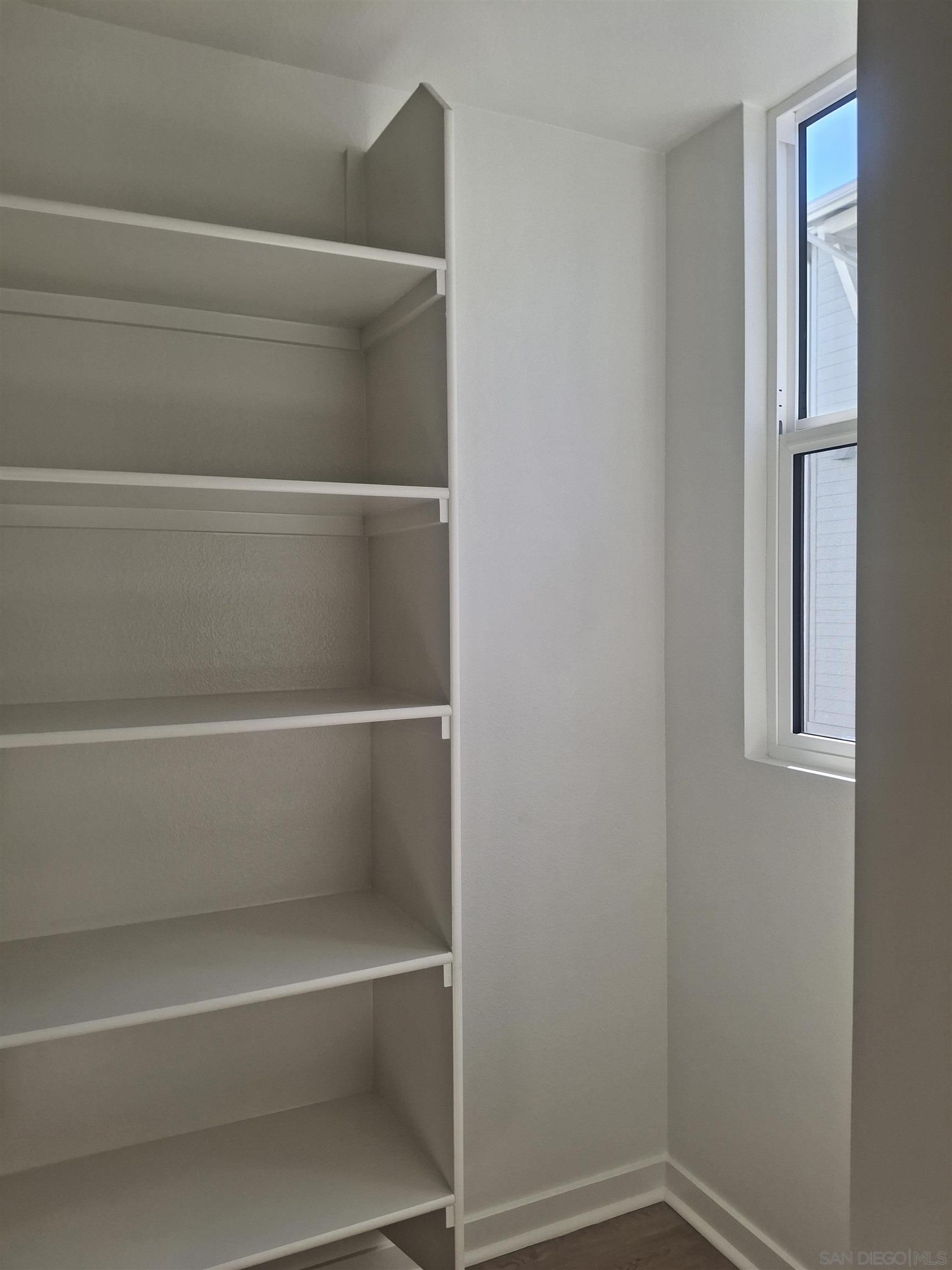 Detail Gallery Image 8 of 42 For 2518  Delphinium Ln, Carlsbad,  CA 92008 - 4 Beds | 2/2 Baths