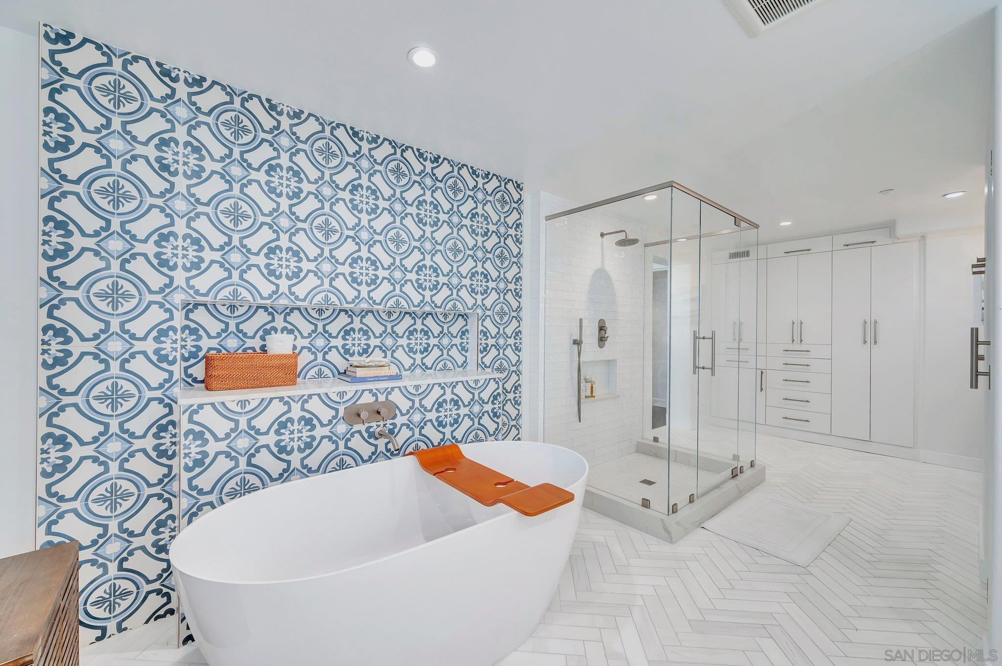 Detail Gallery Image 11 of 24 For 202  Coast Blvd  #8,  La Jolla,  CA 92037 - 3 Beds | 2/1 Baths