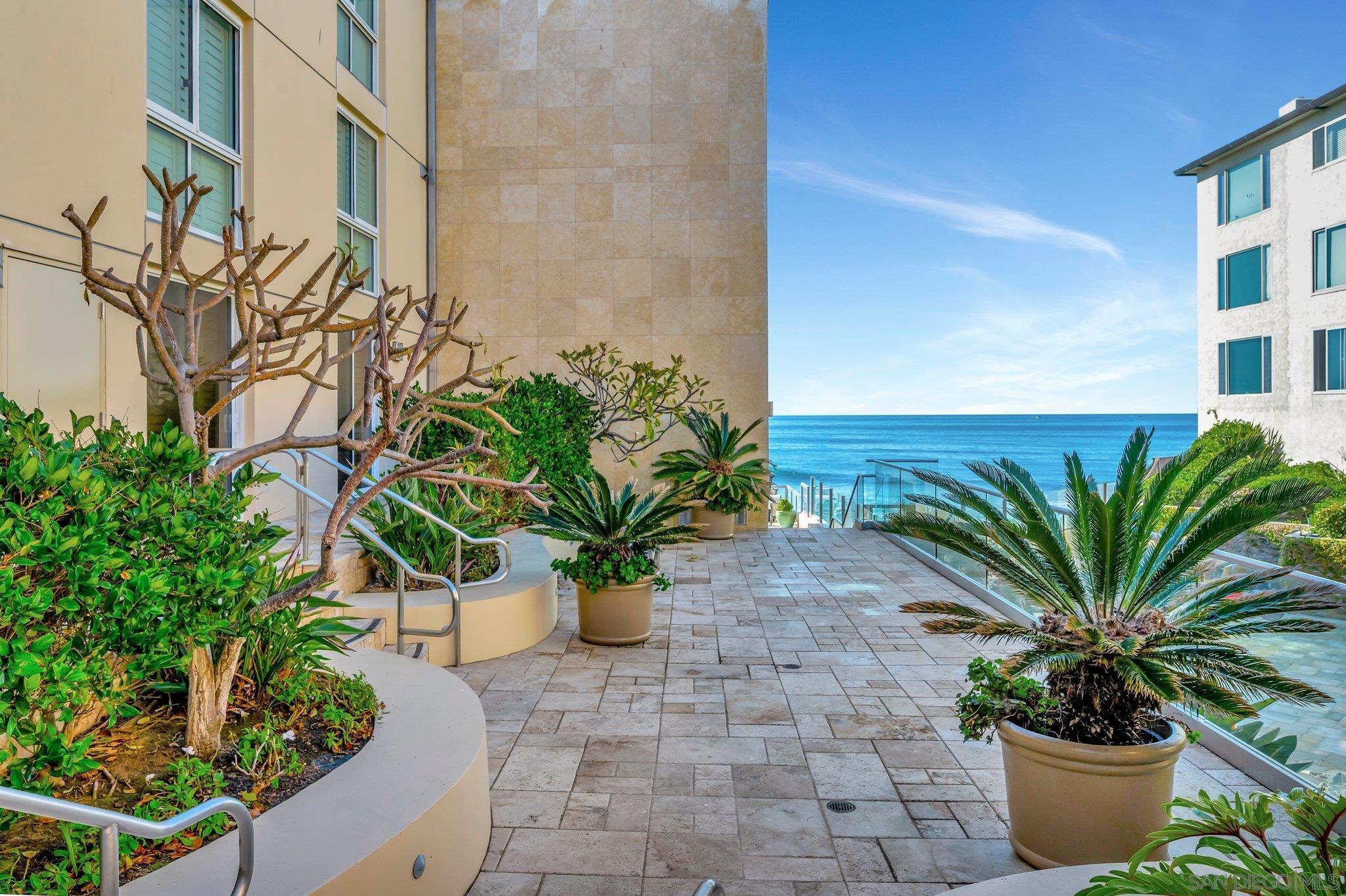 Detail Gallery Image 17 of 24 For 202  Coast Blvd  #8,  La Jolla,  CA 92037 - 3 Beds | 2/1 Baths
