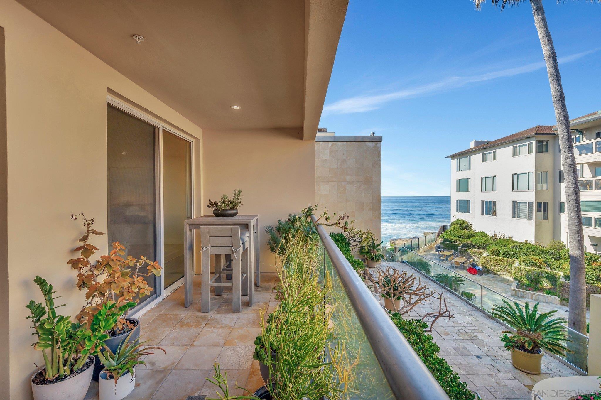 Detail Gallery Image 4 of 24 For 202  Coast Blvd  #8,  La Jolla,  CA 92037 - 3 Beds | 2/1 Baths