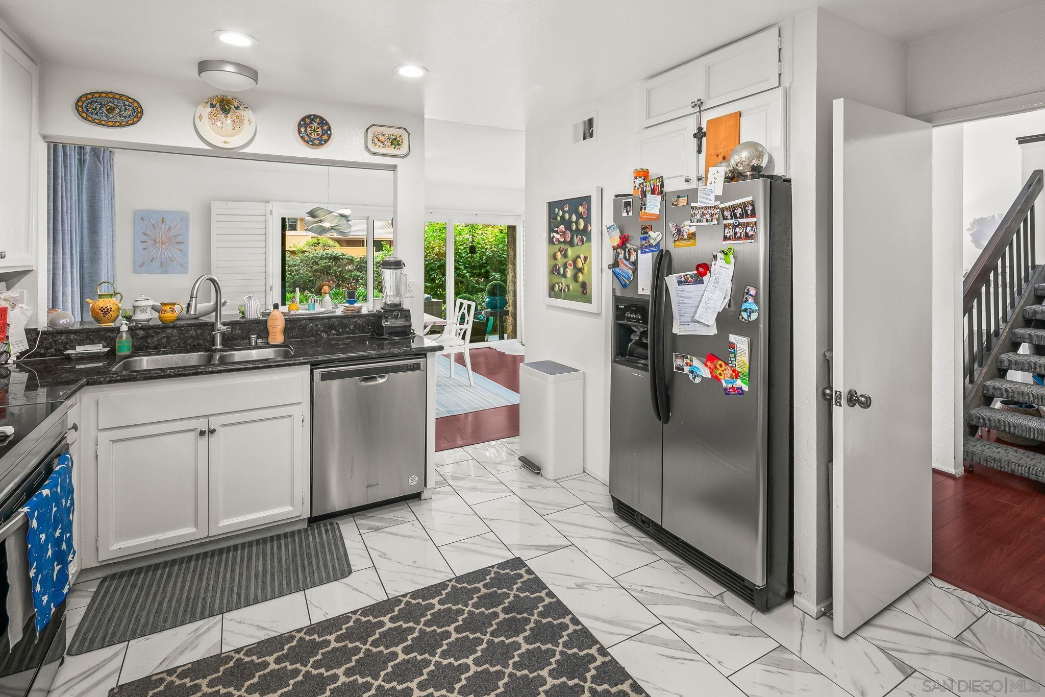 Detail Gallery Image 11 of 31 For , La Jolla,  CA 92037 - 3 Beds | 2/1 Baths