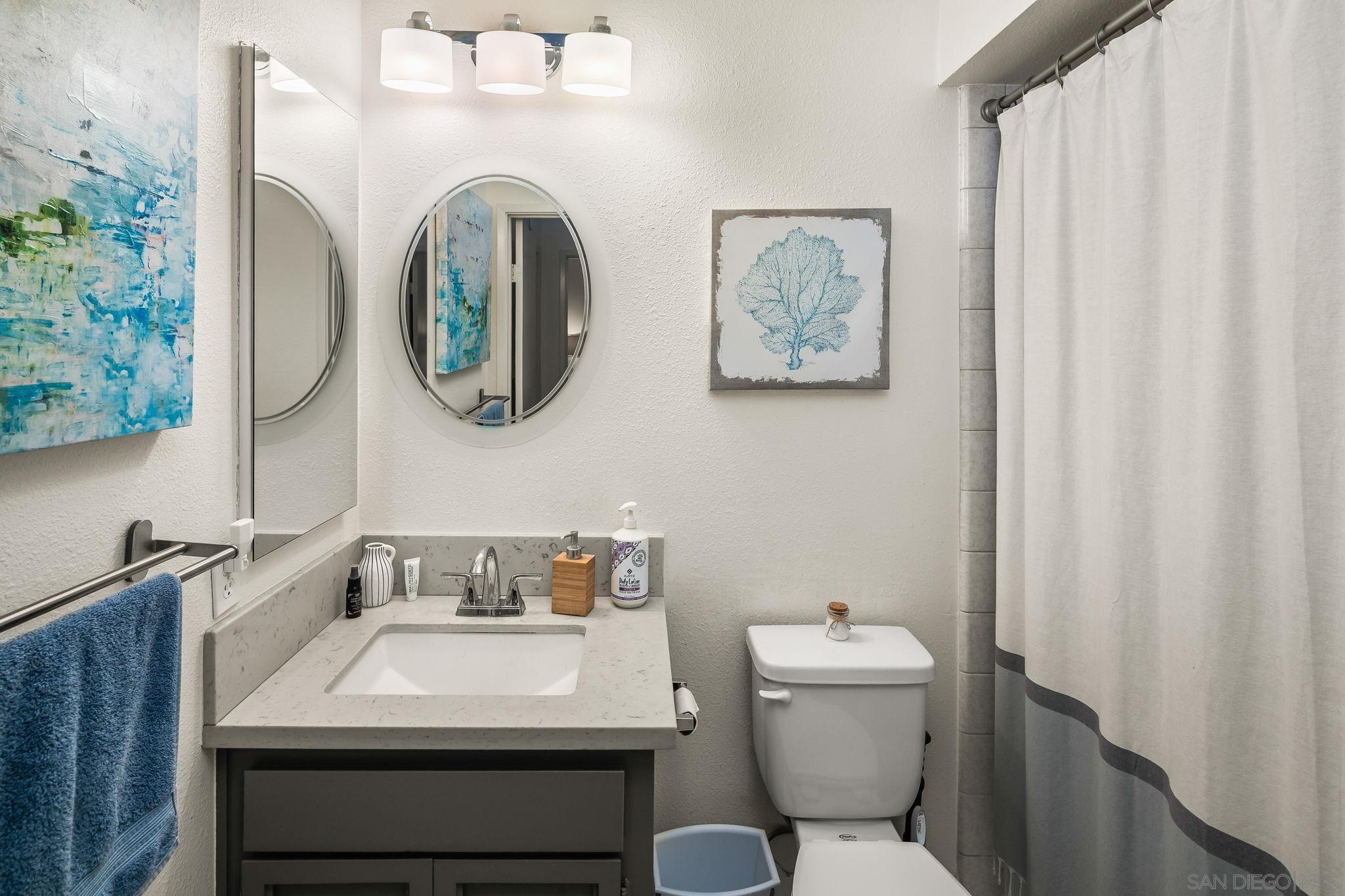 Detail Gallery Image 23 of 31 For , La Jolla,  CA 92037 - 3 Beds | 2/1 Baths