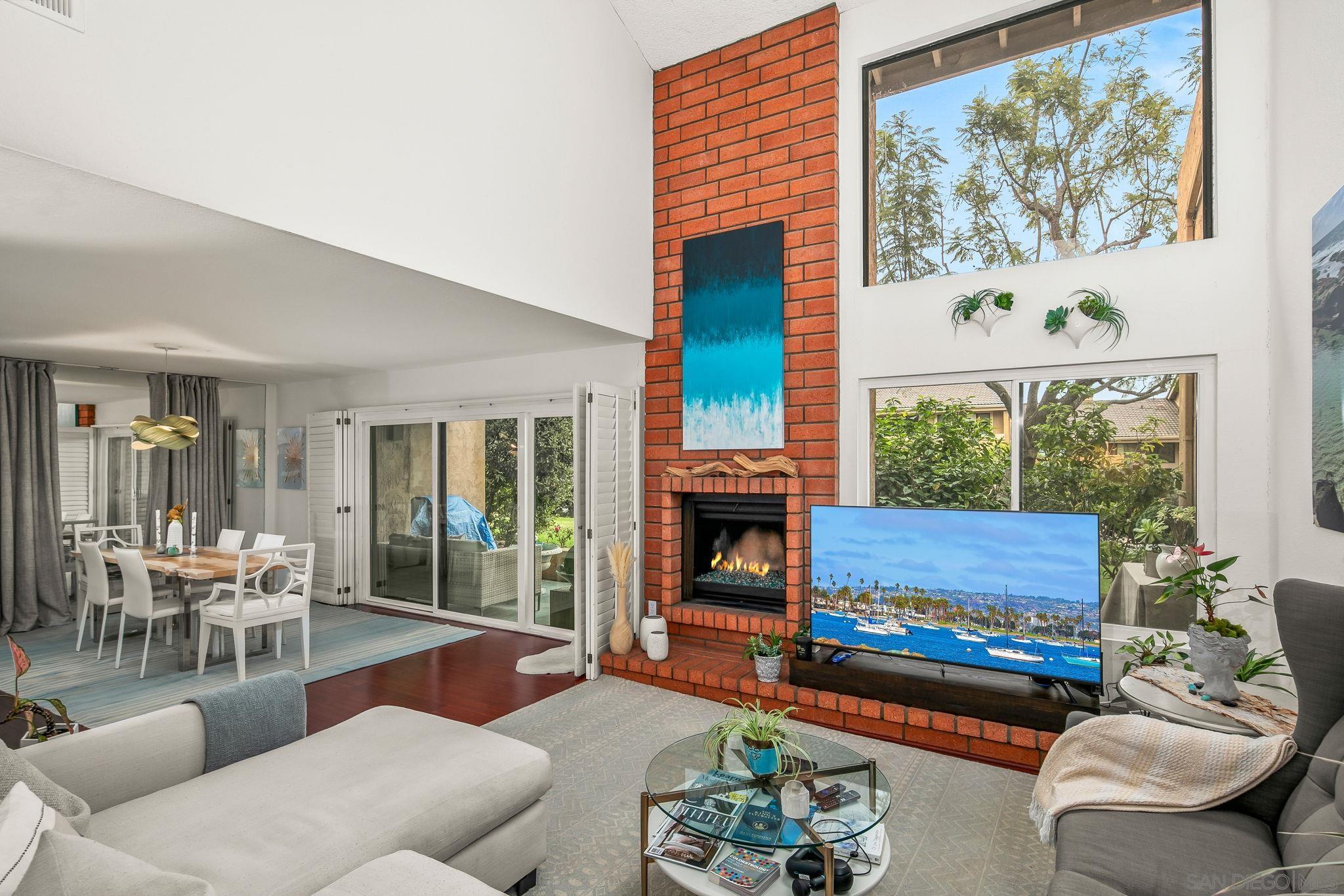 Detail Gallery Image 7 of 31 For , La Jolla,  CA 92037 - 3 Beds | 2/1 Baths