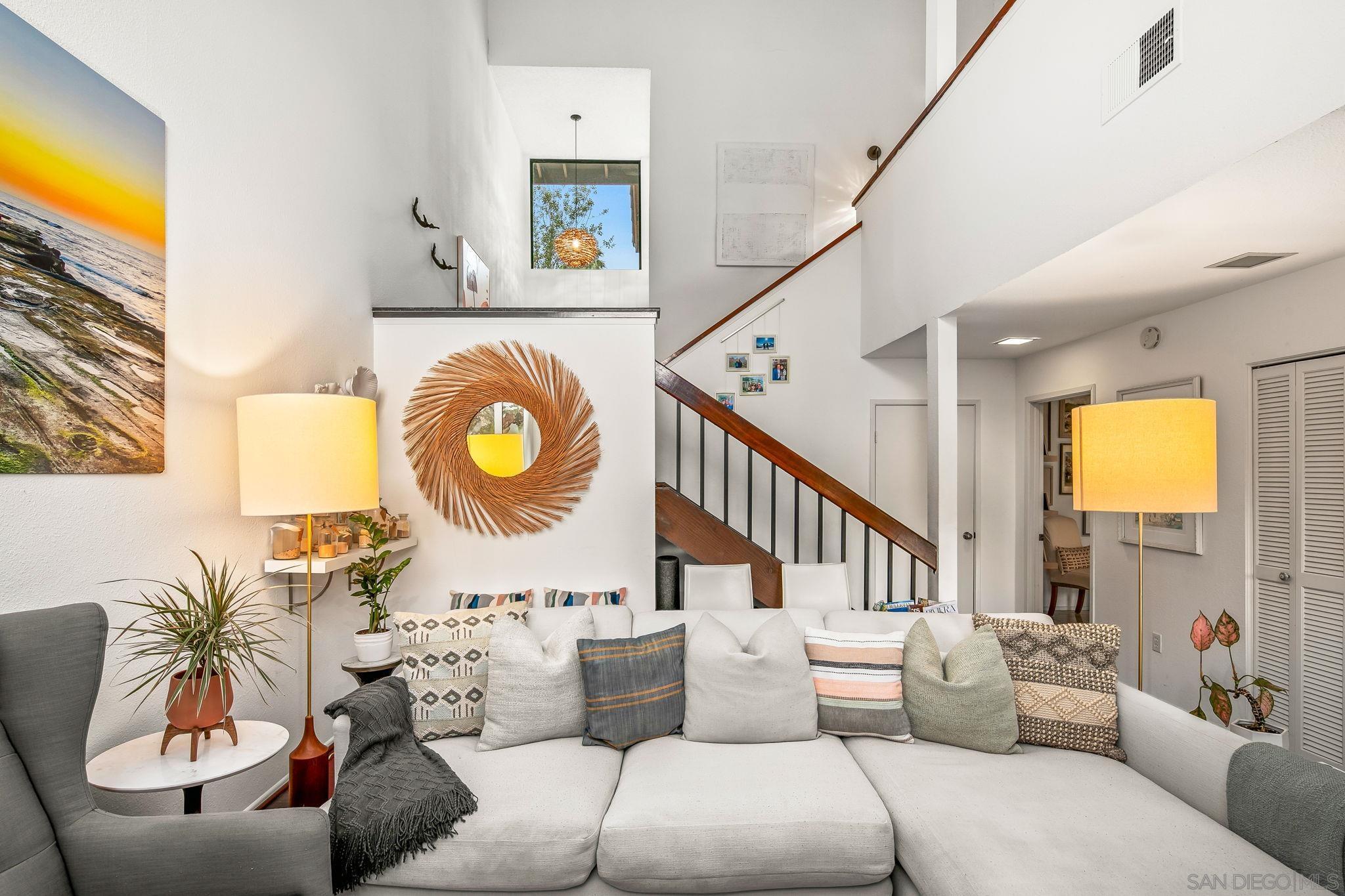 Detail Gallery Image 8 of 31 For , La Jolla,  CA 92037 - 3 Beds | 2/1 Baths