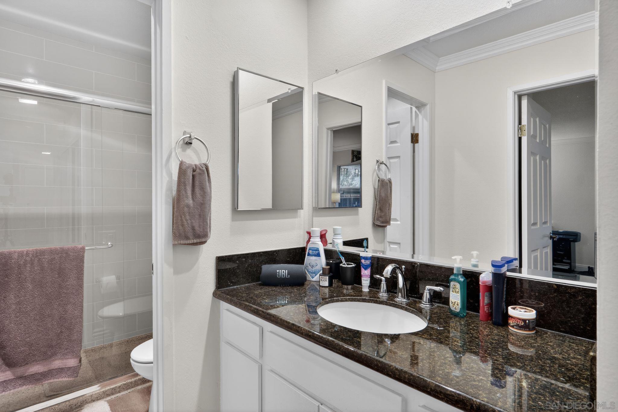 Detail Gallery Image 11 of 21 For 1353  Caminito Gabaldon  #E,  San Diego,  CA 92108 - 2 Beds | 1 Baths