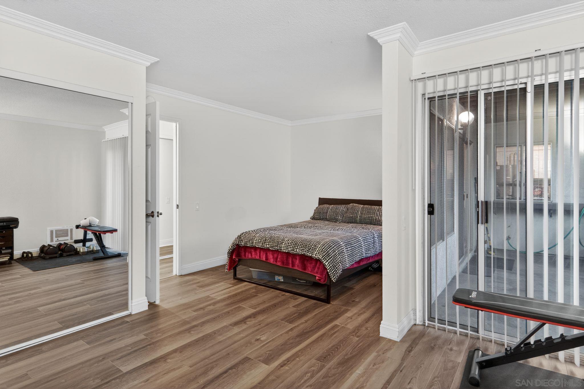 Detail Gallery Image 8 of 21 For 1353  Caminito Gabaldon  #E,  San Diego,  CA 92108 - 2 Beds | 1 Baths