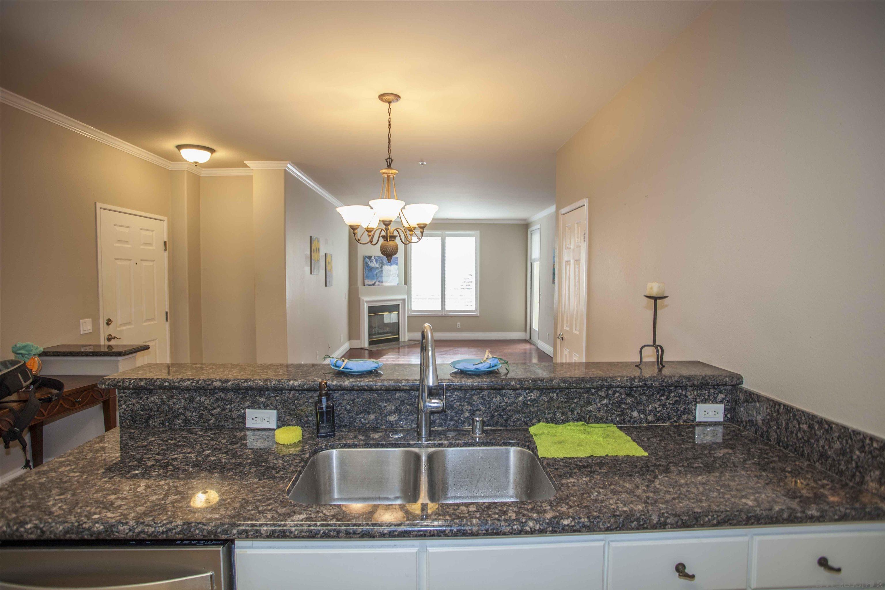 Detail Gallery Image 12 of 32 For 12362  Carmel Country Rd  #G208,  San Diego,  CA 92130 - 3 Beds | 2 Baths