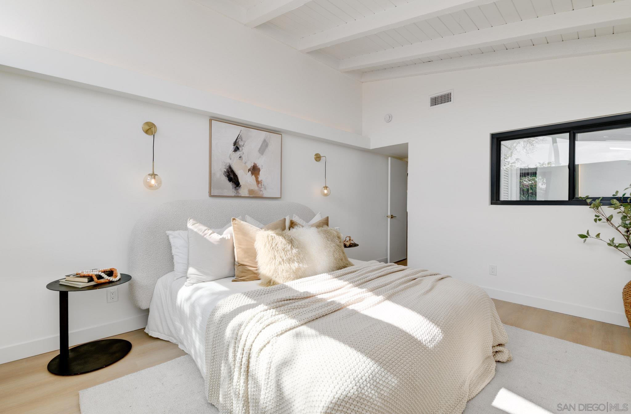 Detail Gallery Image 13 of 31 For 6852  Jackson Dr, San Diego,  CA 92119 - 4 Beds | 3 Baths