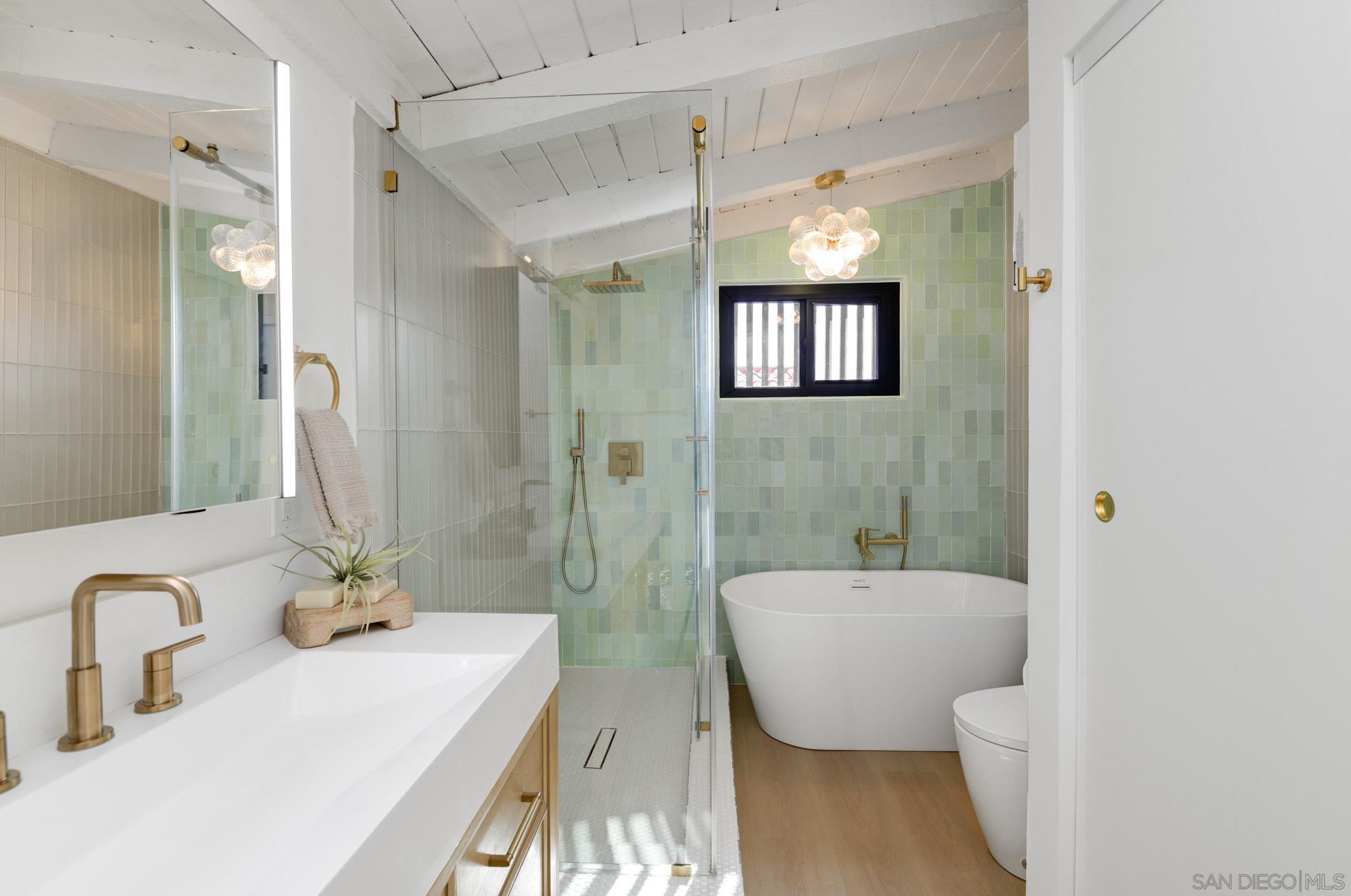 Detail Gallery Image 15 of 31 For 6852  Jackson Dr, San Diego,  CA 92119 - 4 Beds | 3 Baths