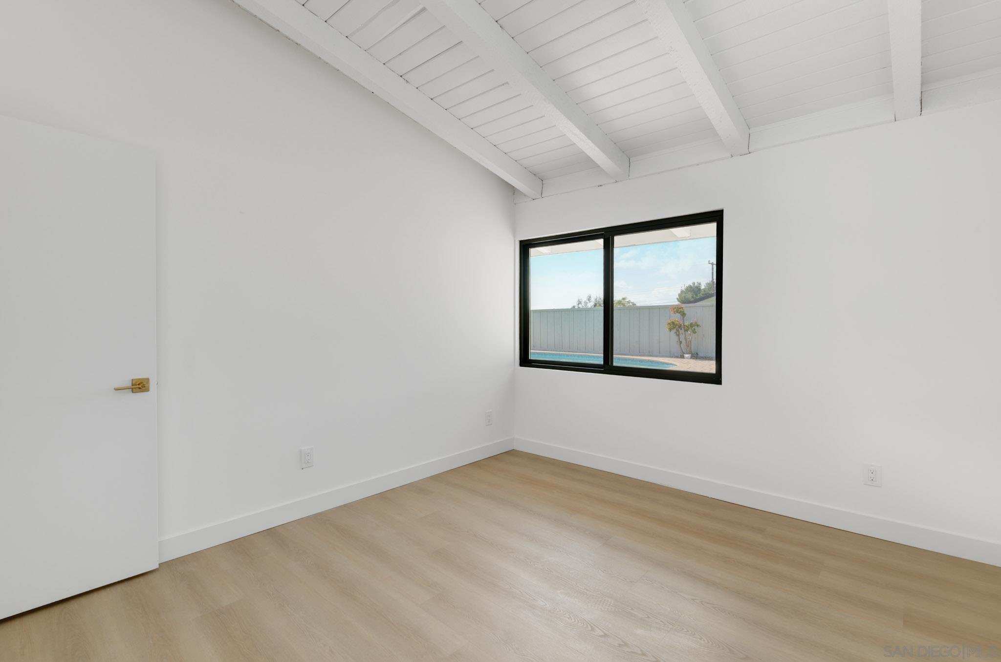 Detail Gallery Image 18 of 31 For 6852  Jackson Dr, San Diego,  CA 92119 - 4 Beds | 3 Baths