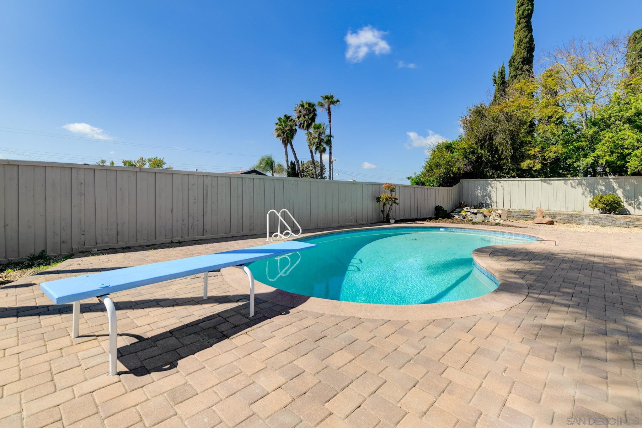 Detail Gallery Image 24 of 31 For 6852  Jackson Dr, San Diego,  CA 92119 - 4 Beds | 3 Baths