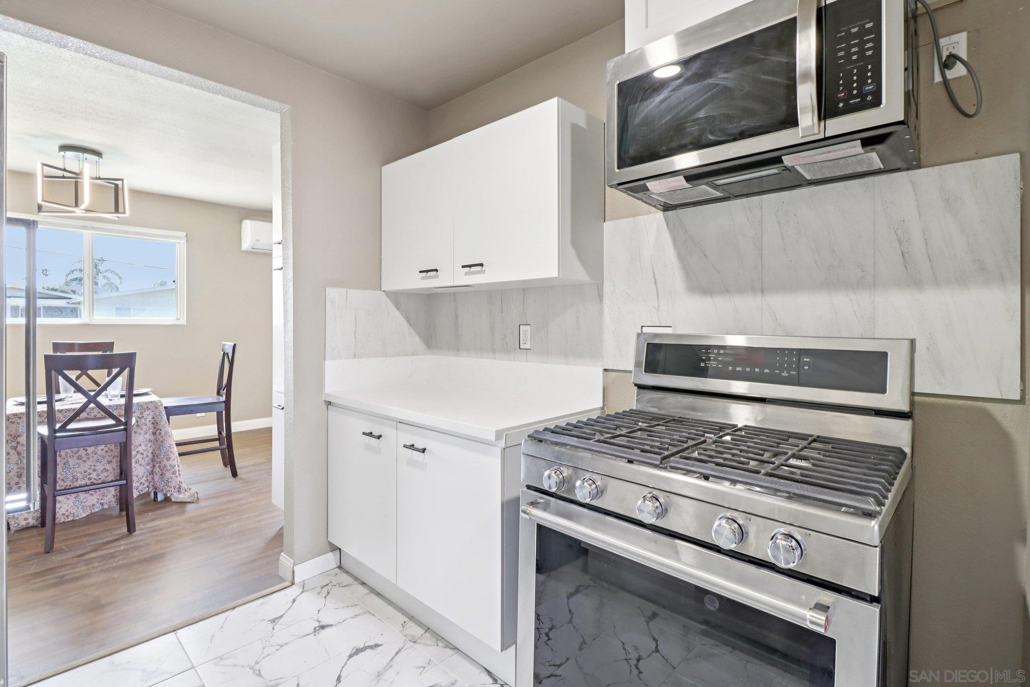 Detail Gallery Image 2 of 22 For , San Diego,  CA 92117 - 3 Beds | 2 Baths