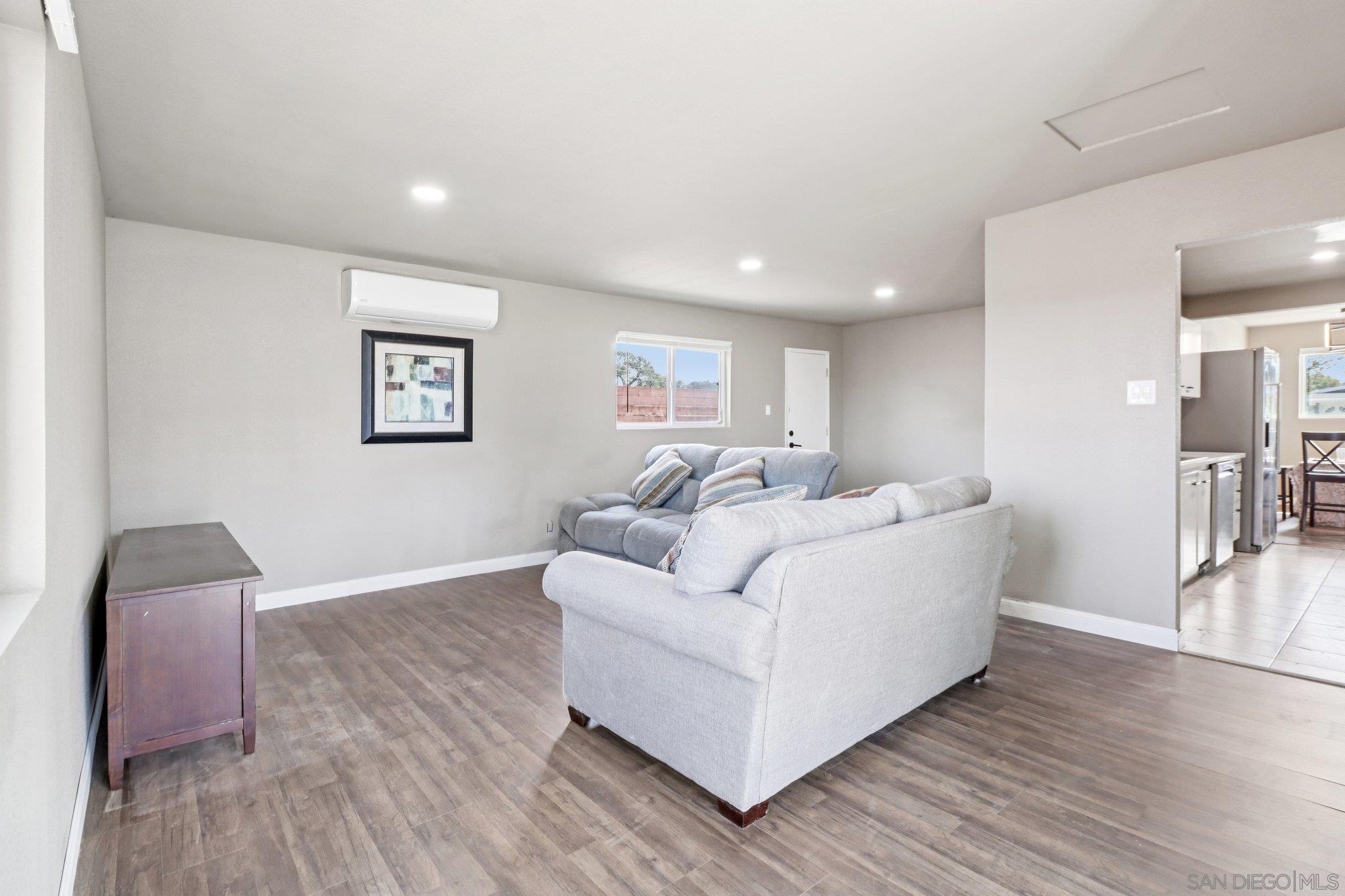 Detail Gallery Image 20 of 22 For , San Diego,  CA 92117 - 3 Beds | 2 Baths