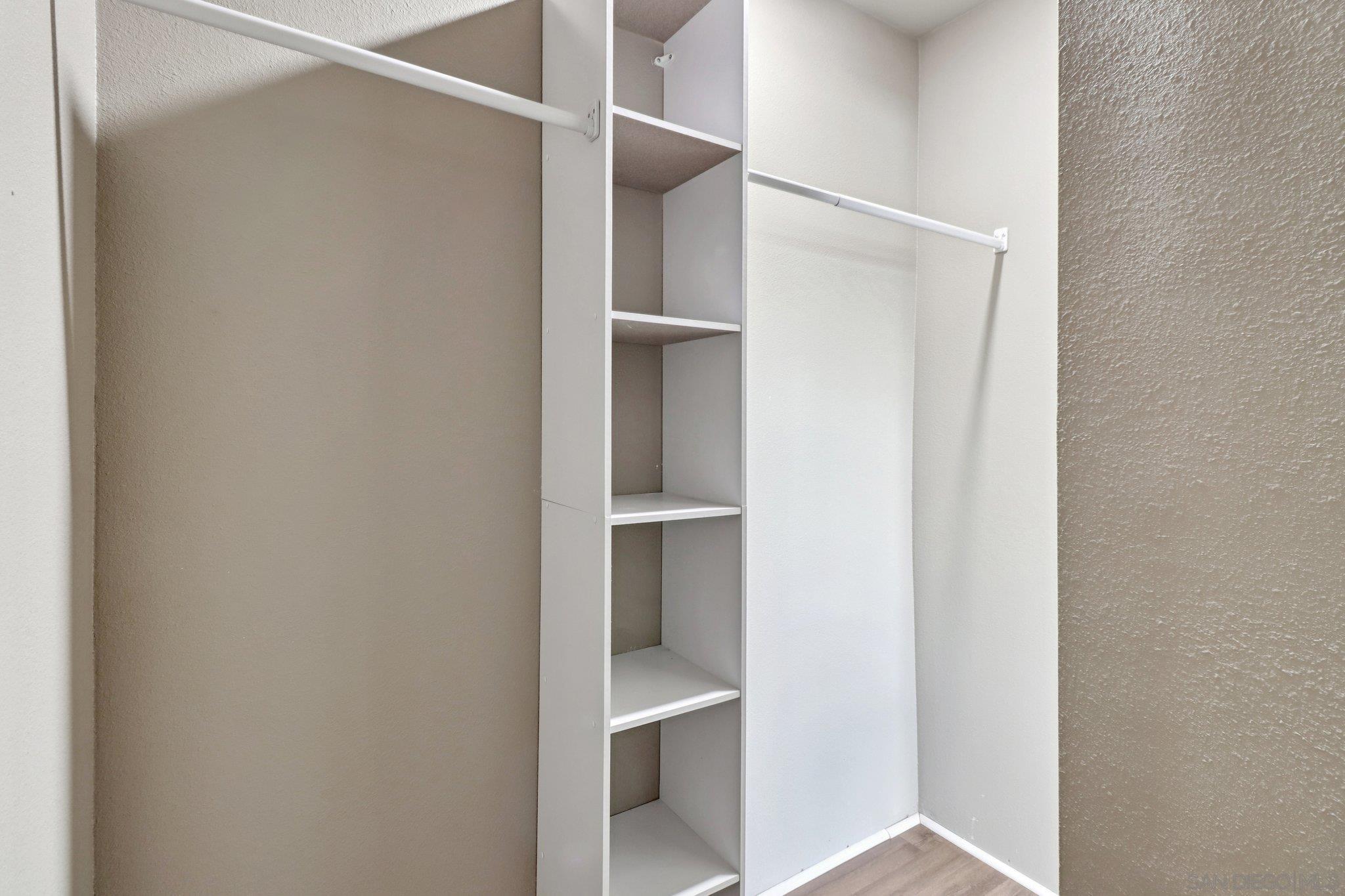 Detail Gallery Image 4 of 22 For , San Diego,  CA 92117 - 3 Beds | 2 Baths