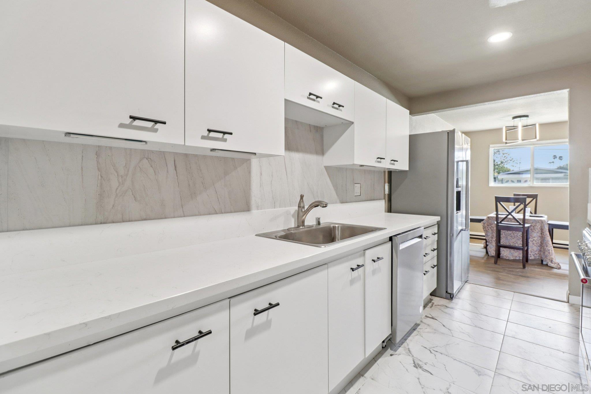 Detail Gallery Image 10 of 22 For , San Diego,  CA 92117 - 3 Beds | 2 Baths