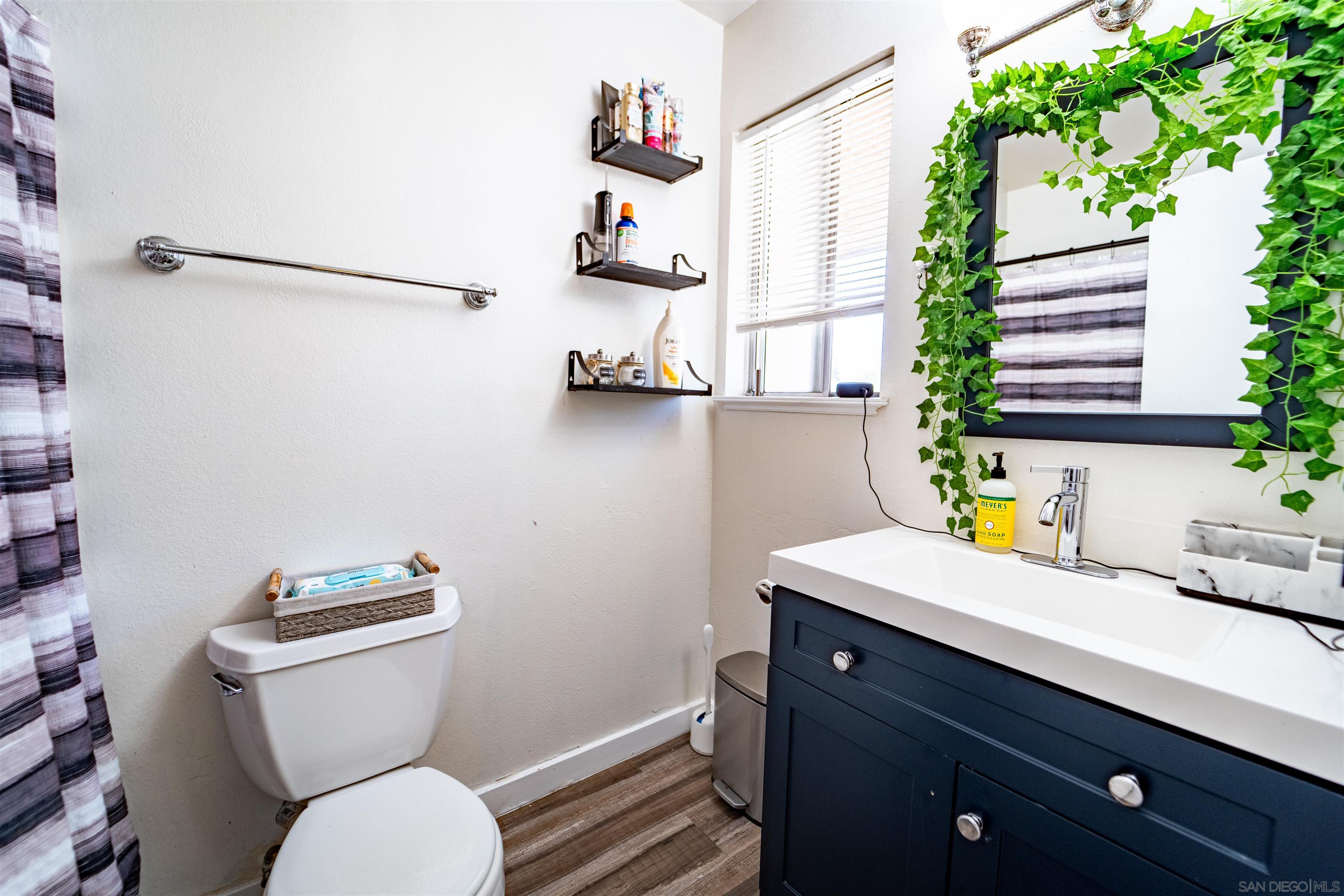 Detail Gallery Image 3 of 12 For 2121 E Grand Ave  28g,  Escondido,  CA 92027 - 2 Beds | 1/1 Baths