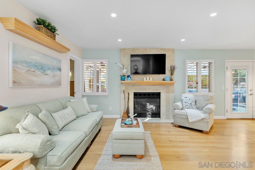 Detail Gallery Image 11 of 65 For 11992  Avenida Marcella, El Cajon,  CA 92019 - 4 Beds | 3/1 Baths