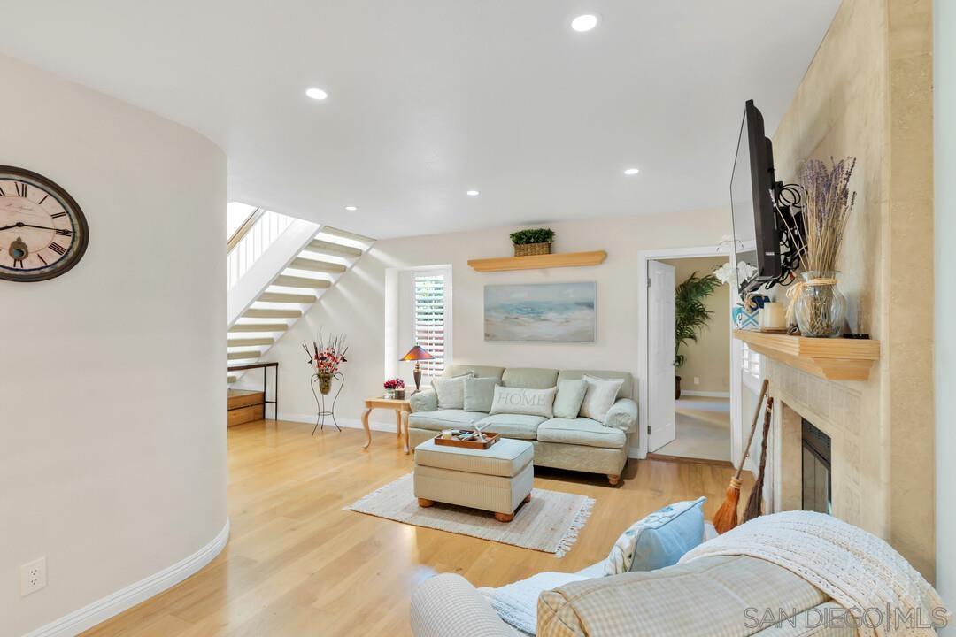 Detail Gallery Image 13 of 65 For 11992  Avenida Marcella, El Cajon,  CA 92019 - 4 Beds | 3/1 Baths