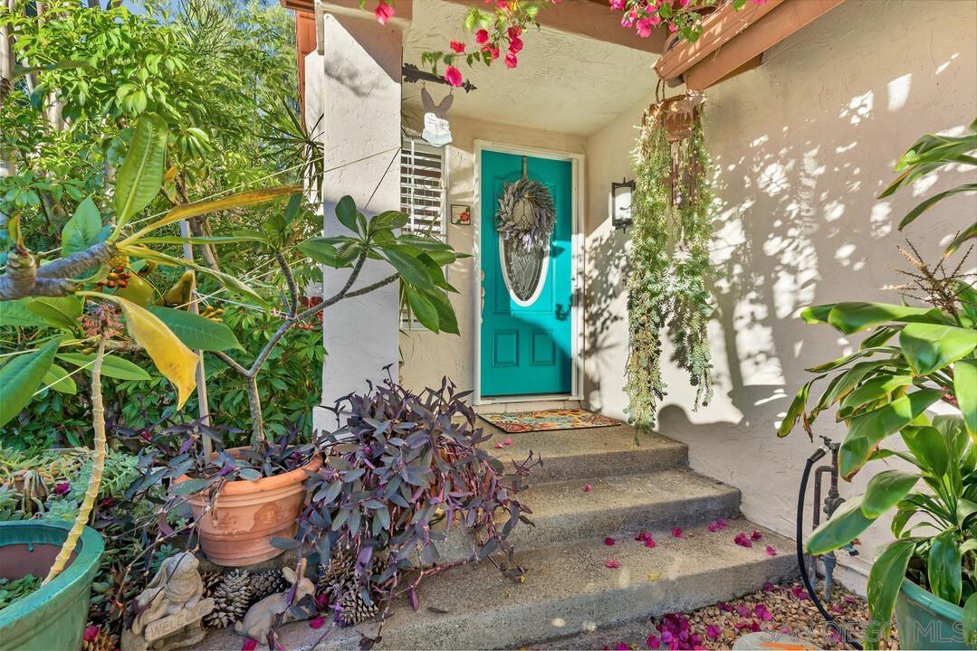 Detail Gallery Image 6 of 65 For 11992  Avenida Marcella, El Cajon,  CA 92019 - 4 Beds | 3/1 Baths