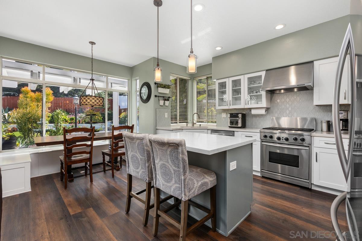 Detail Gallery Image 13 of 38 For 997  Masters Dr, Oceanside,  CA 92057 - 4 Beds | 3 Baths