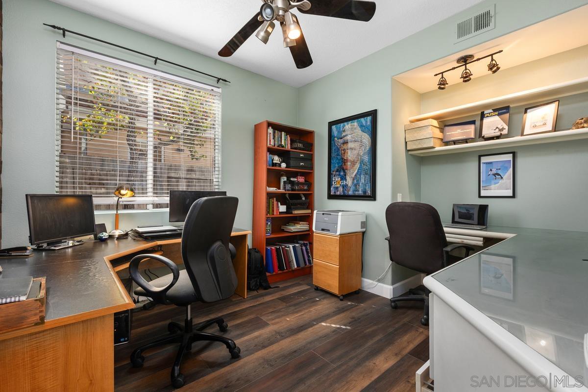 Detail Gallery Image 21 of 38 For 997  Masters Dr, Oceanside,  CA 92057 - 4 Beds | 3 Baths