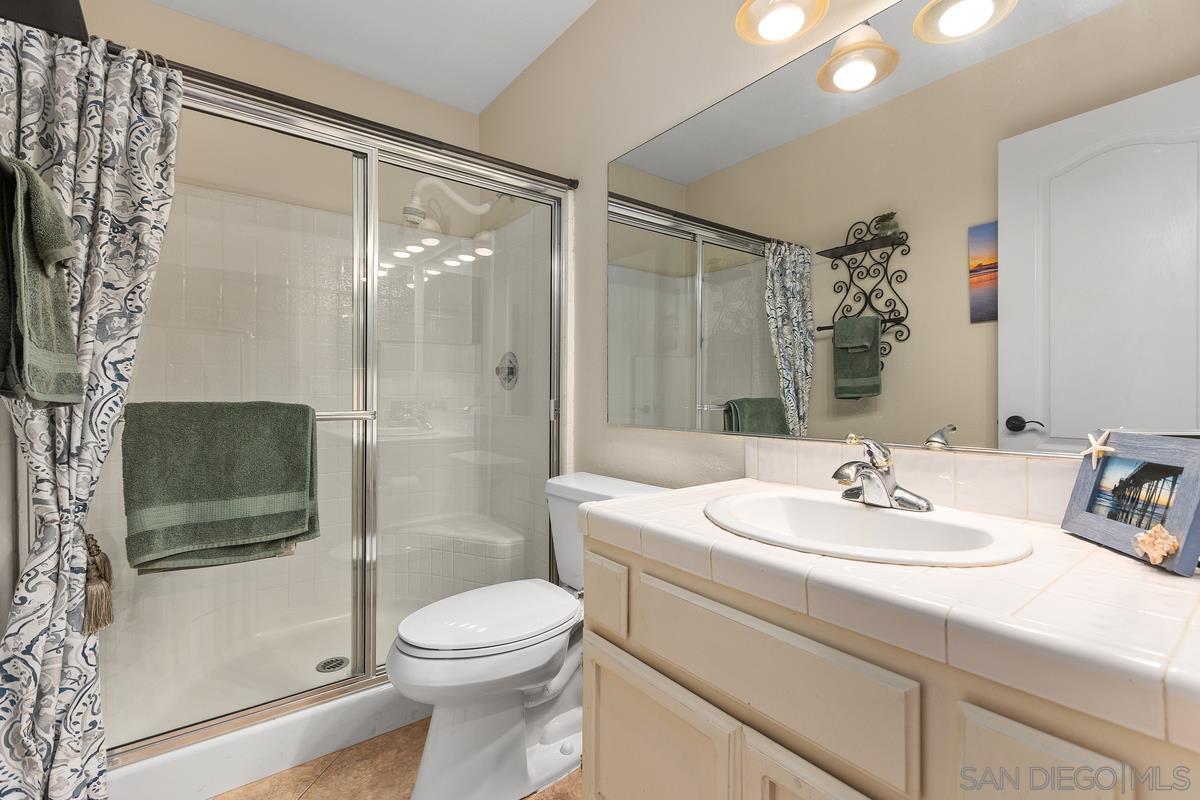 Detail Gallery Image 22 of 38 For 997  Masters Dr, Oceanside,  CA 92057 - 4 Beds | 3 Baths