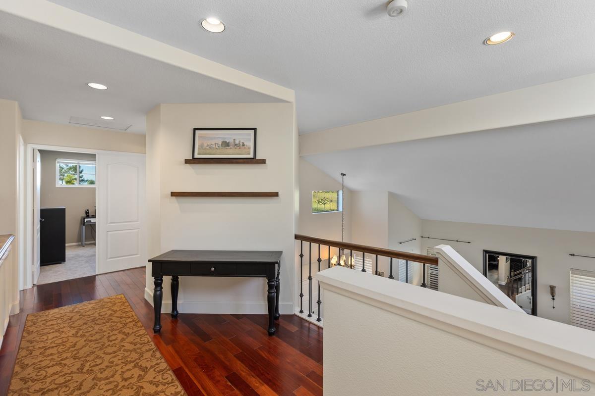 Detail Gallery Image 24 of 38 For 997  Masters Dr, Oceanside,  CA 92057 - 4 Beds | 3 Baths