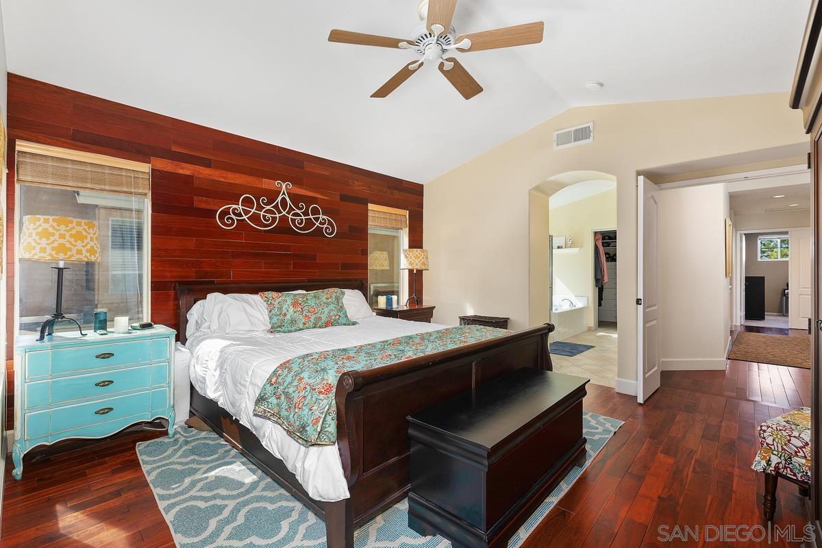 Detail Gallery Image 25 of 38 For 997  Masters Dr, Oceanside,  CA 92057 - 4 Beds | 3 Baths