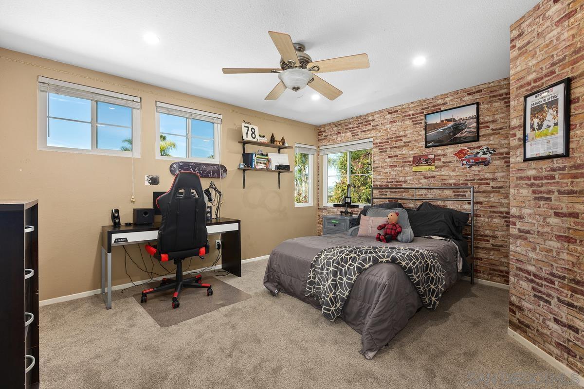 Detail Gallery Image 30 of 38 For 997  Masters Dr, Oceanside,  CA 92057 - 4 Beds | 3 Baths