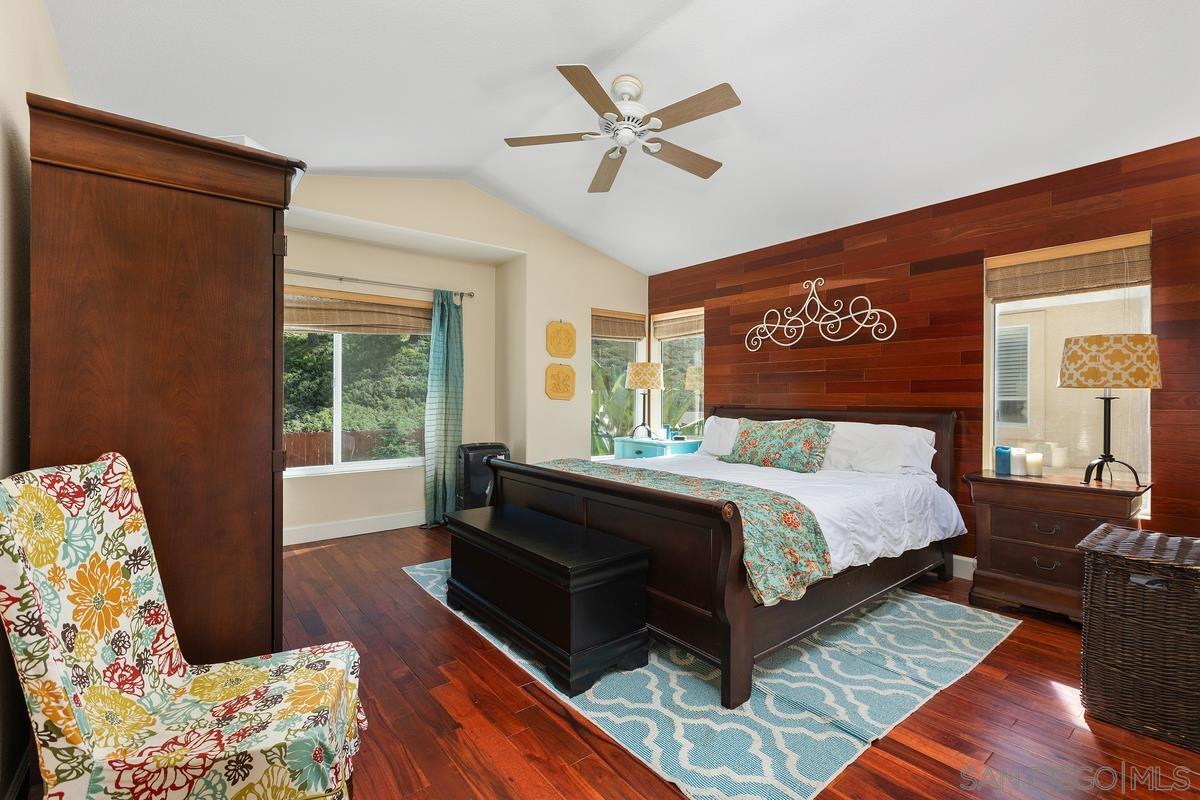 Detail Gallery Image 4 of 38 For 997  Masters Dr, Oceanside,  CA 92057 - 4 Beds | 3 Baths