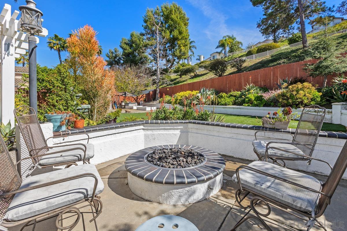 Detail Gallery Image 34 of 38 For 997  Masters Dr, Oceanside,  CA 92057 - 4 Beds | 3 Baths