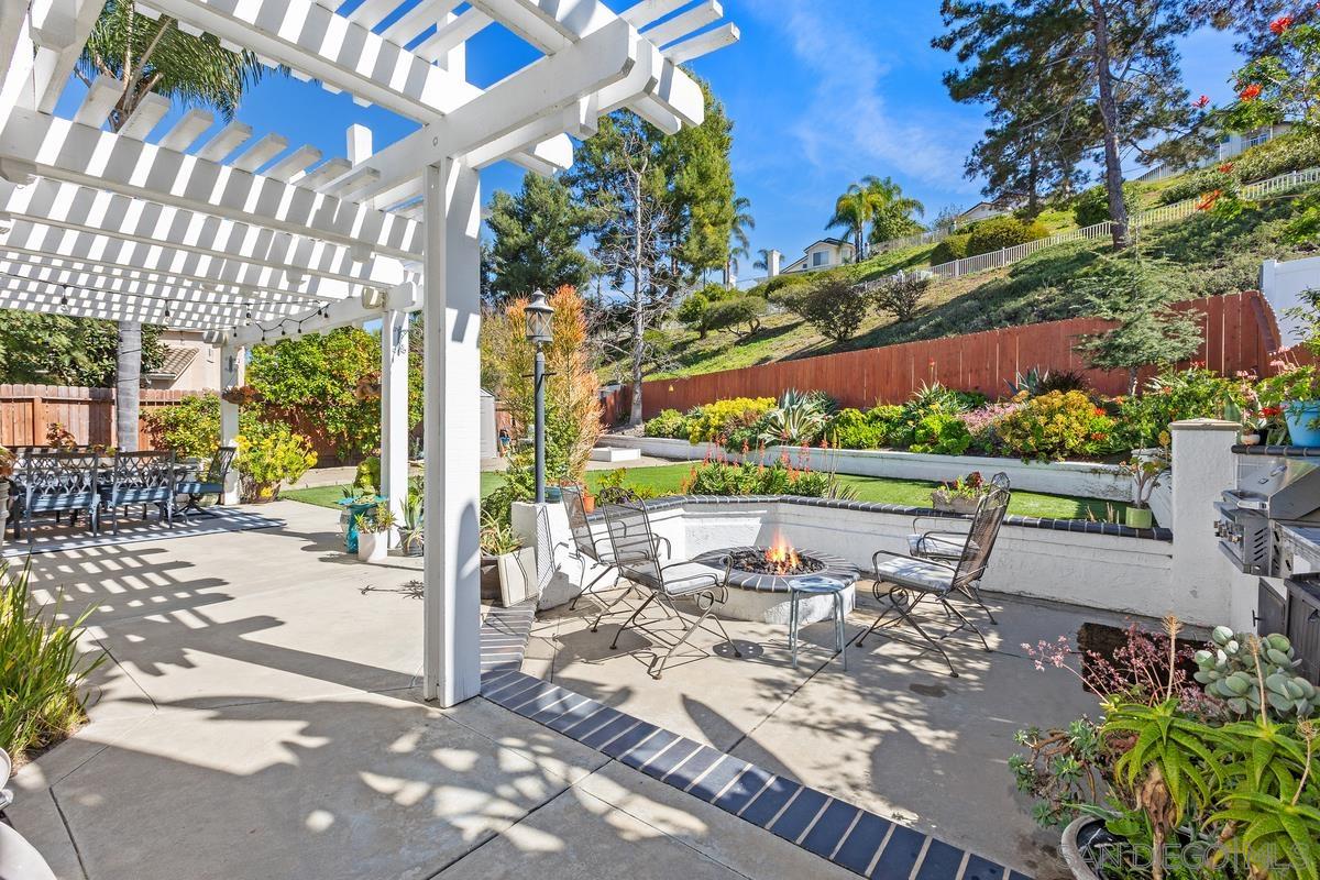 Detail Gallery Image 37 of 38 For 997  Masters Dr, Oceanside,  CA 92057 - 4 Beds | 3 Baths