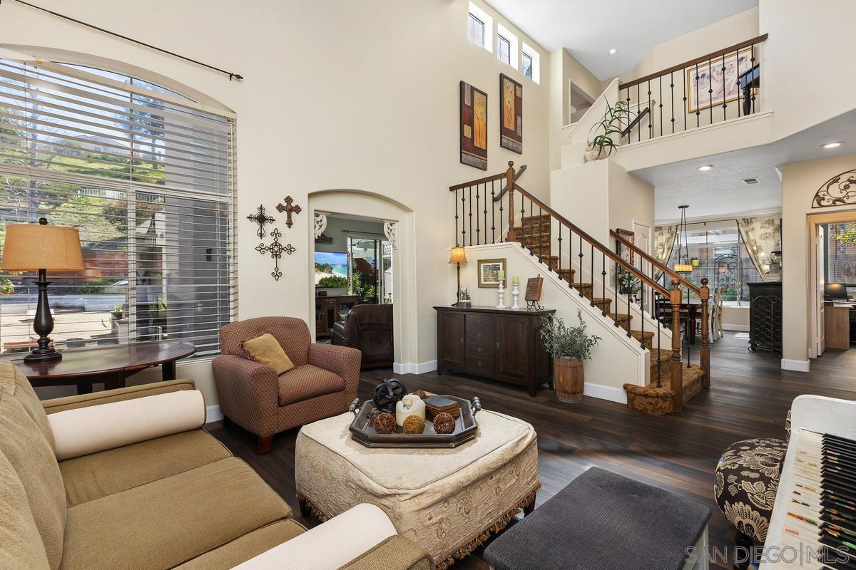 Detail Gallery Image 7 of 38 For 997  Masters Dr, Oceanside,  CA 92057 - 4 Beds | 3 Baths