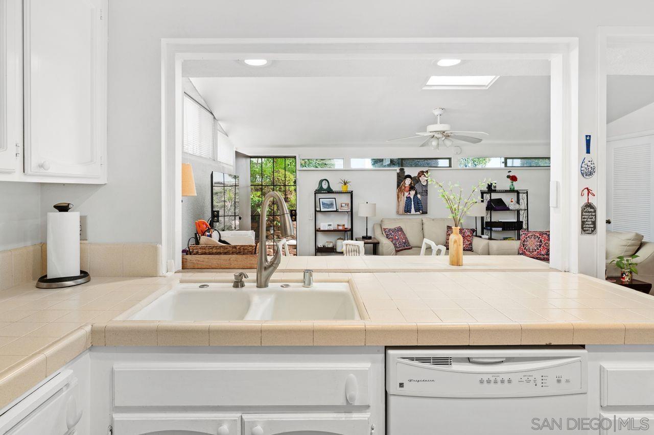 Detail Gallery Image 21 of 37 For 16533  Caminito Vecinos  #52,  San Diego,  CA 92128 - 2 Beds | 2 Baths