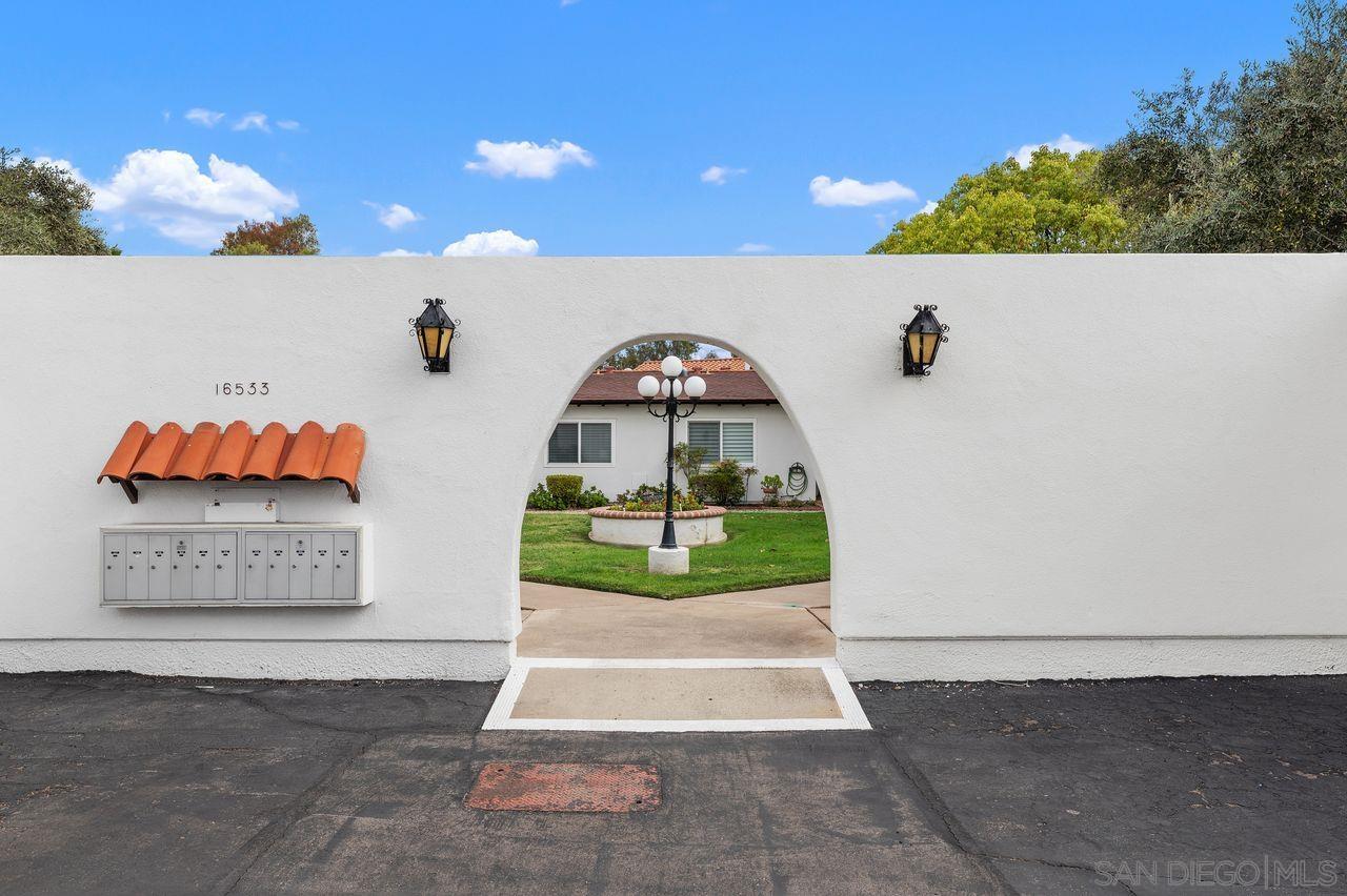 Detail Gallery Image 34 of 37 For 16533  Caminito Vecinos  #52,  San Diego,  CA 92128 - 2 Beds | 2 Baths