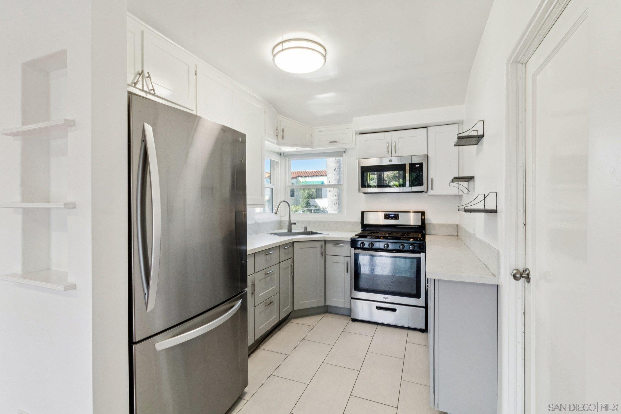 Detail Gallery Image 14 of 33 For 4537  45th St, San Diego,  CA 92115 - 2 Beds | 2 Baths