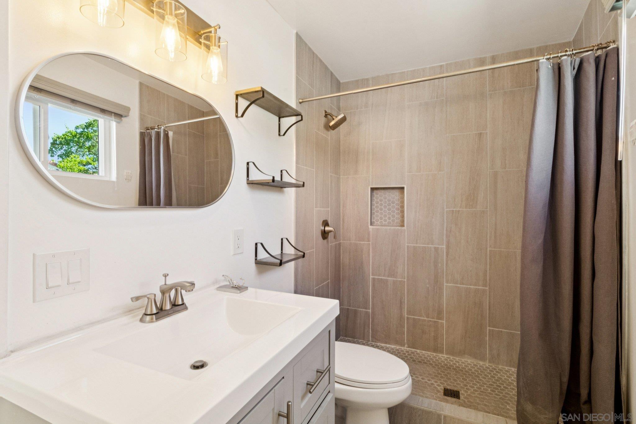 Detail Gallery Image 19 of 33 For 4537  45th St, San Diego,  CA 92115 - 2 Beds | 2 Baths