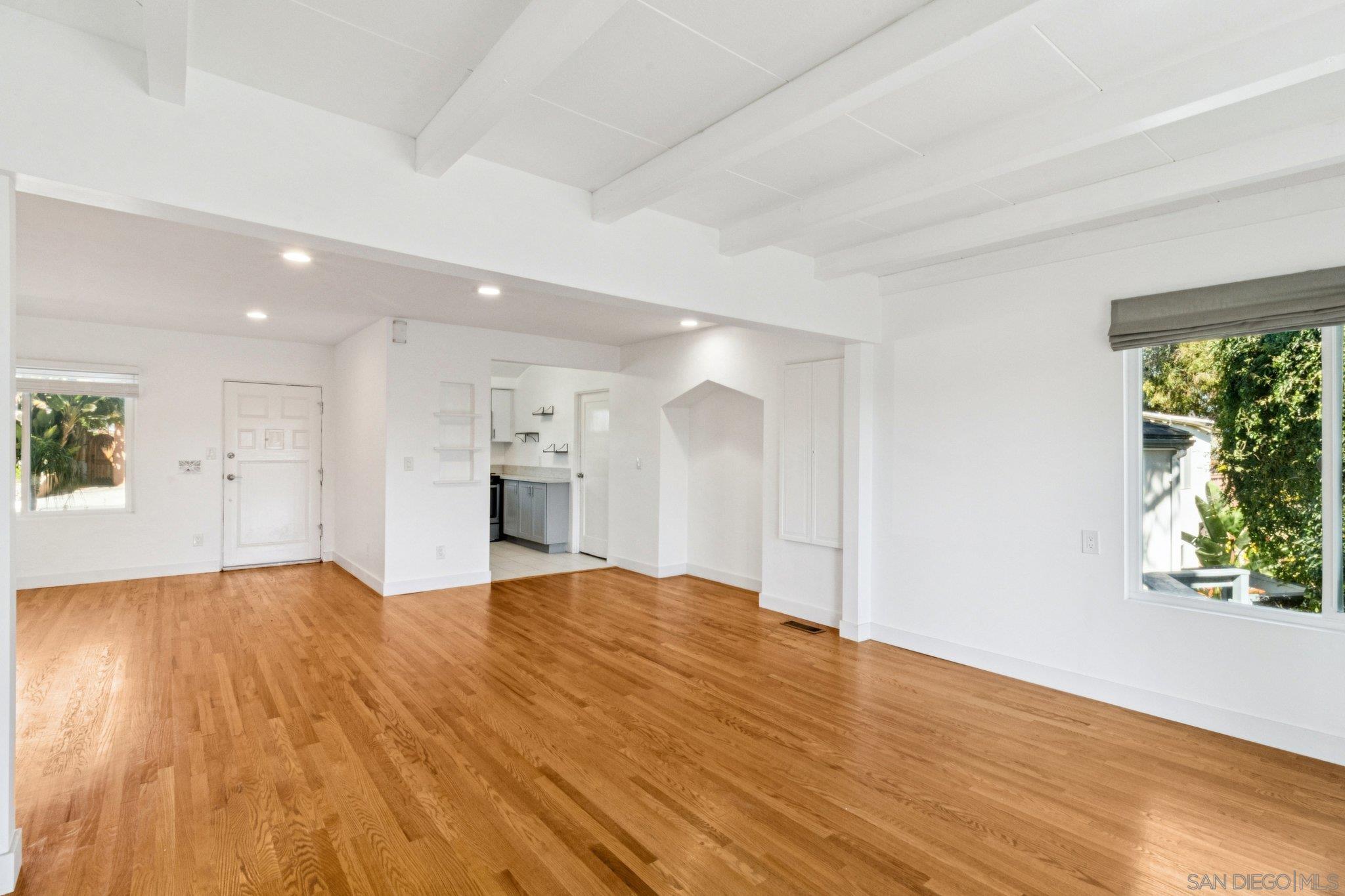 Detail Gallery Image 5 of 33 For 4537  45th St, San Diego,  CA 92115 - 2 Beds | 2 Baths