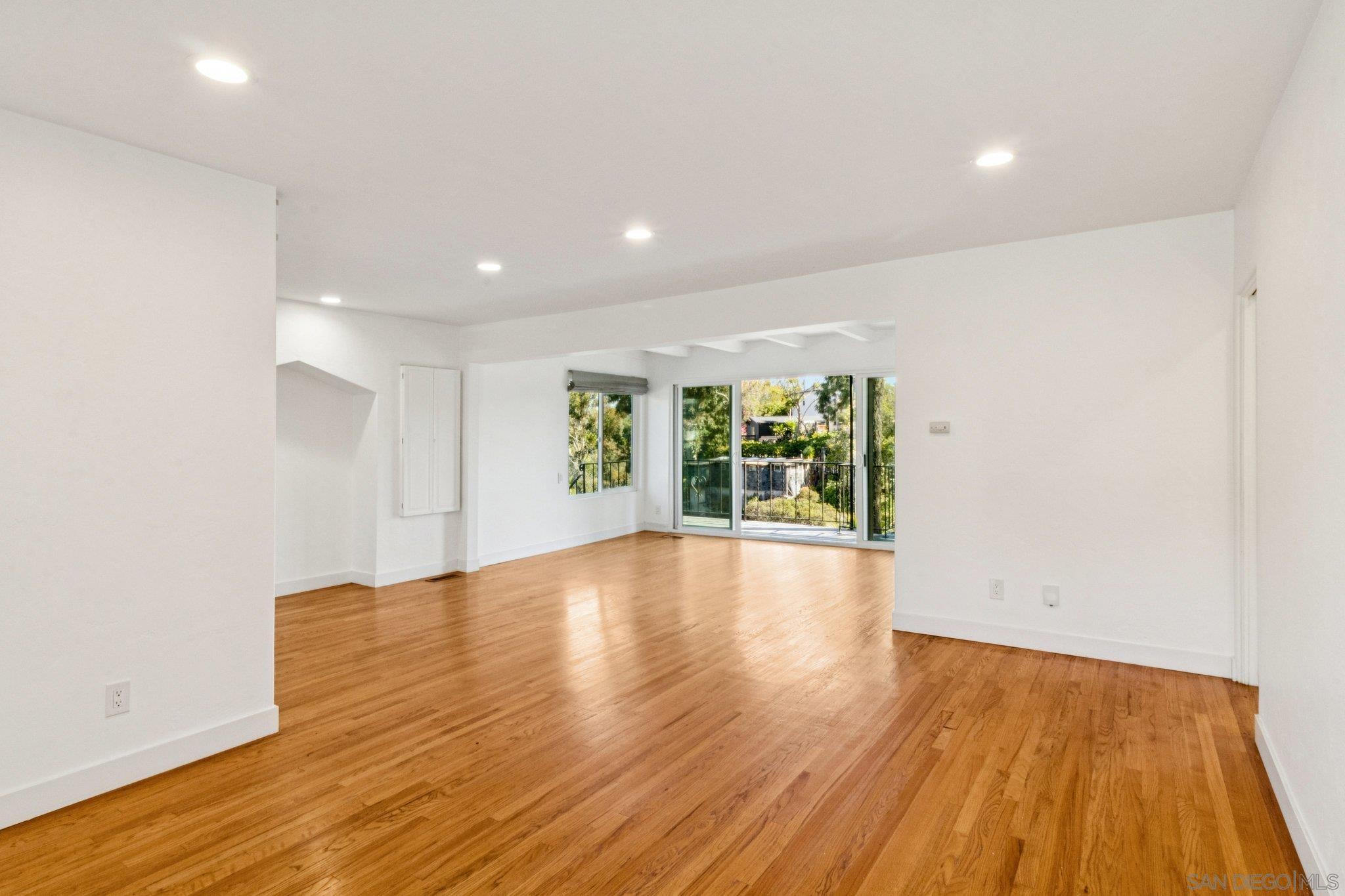 Detail Gallery Image 8 of 33 For 4537  45th St, San Diego,  CA 92115 - 2 Beds | 2 Baths