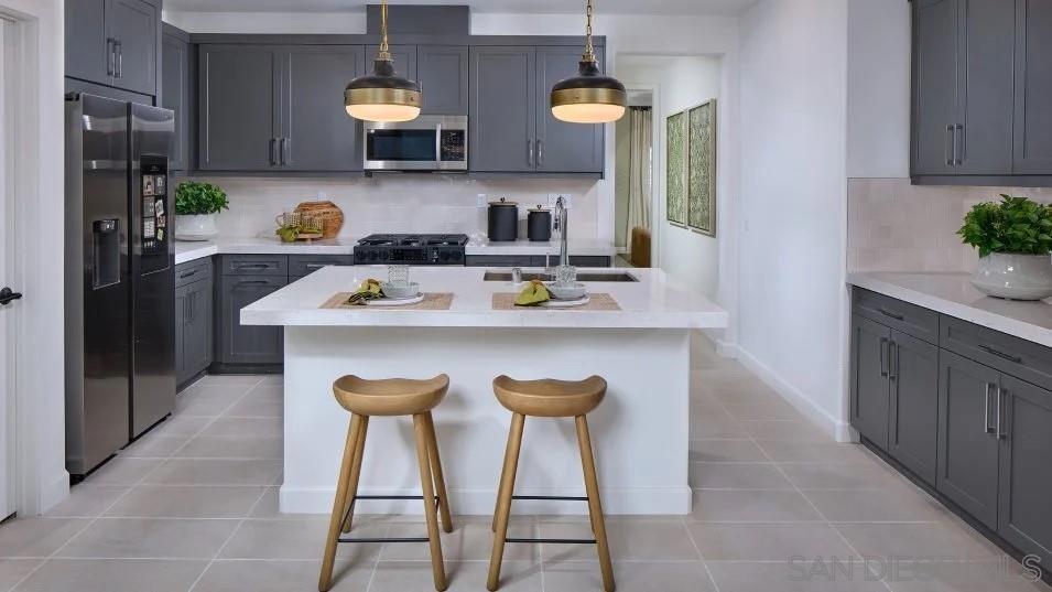 Detail Gallery Image 3 of 17 For 14006  Lumurine Way, San Diego,  CA 92126 - 2 Beds | 2 Baths