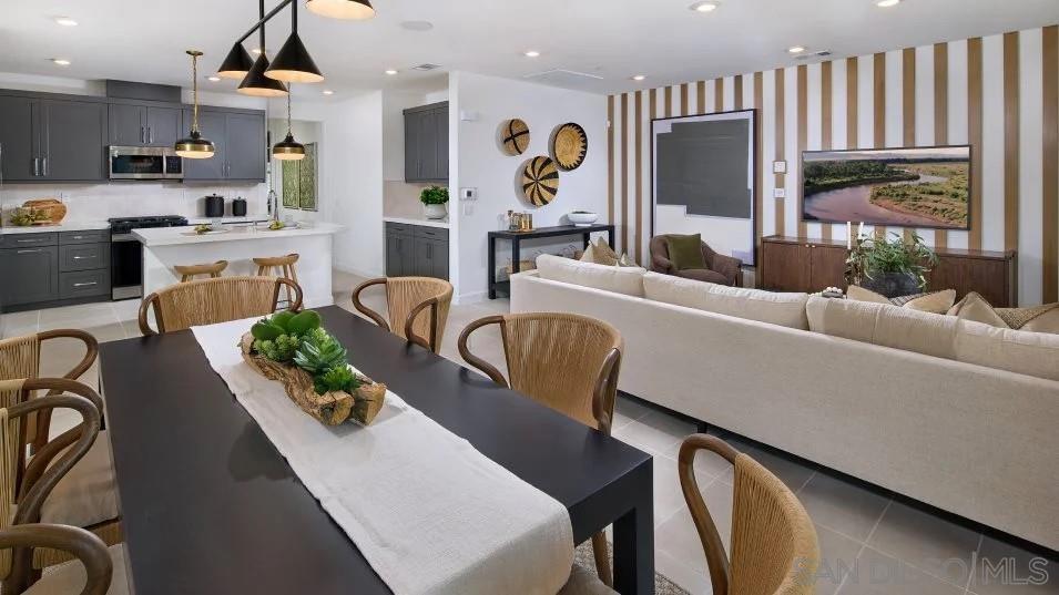 Detail Gallery Image 9 of 17 For 14006  Lumurine Way, San Diego,  CA 92126 - 2 Beds | 2 Baths