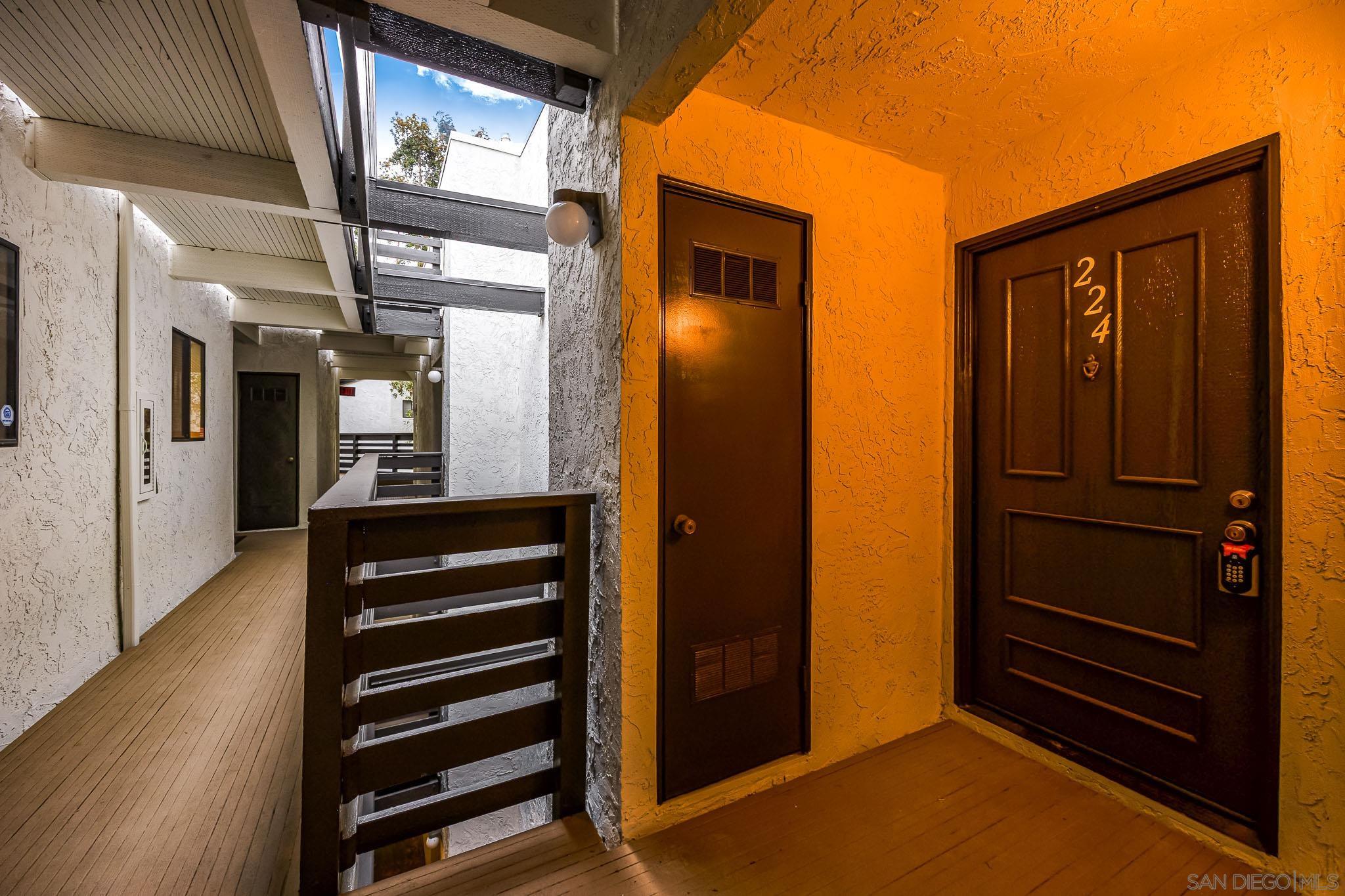 Detail Gallery Image 5 of 29 For 9705  Mesa Springs Way  #UNIT 224,  San Diego,  CA 92126 - 1 Beds | 1 Baths