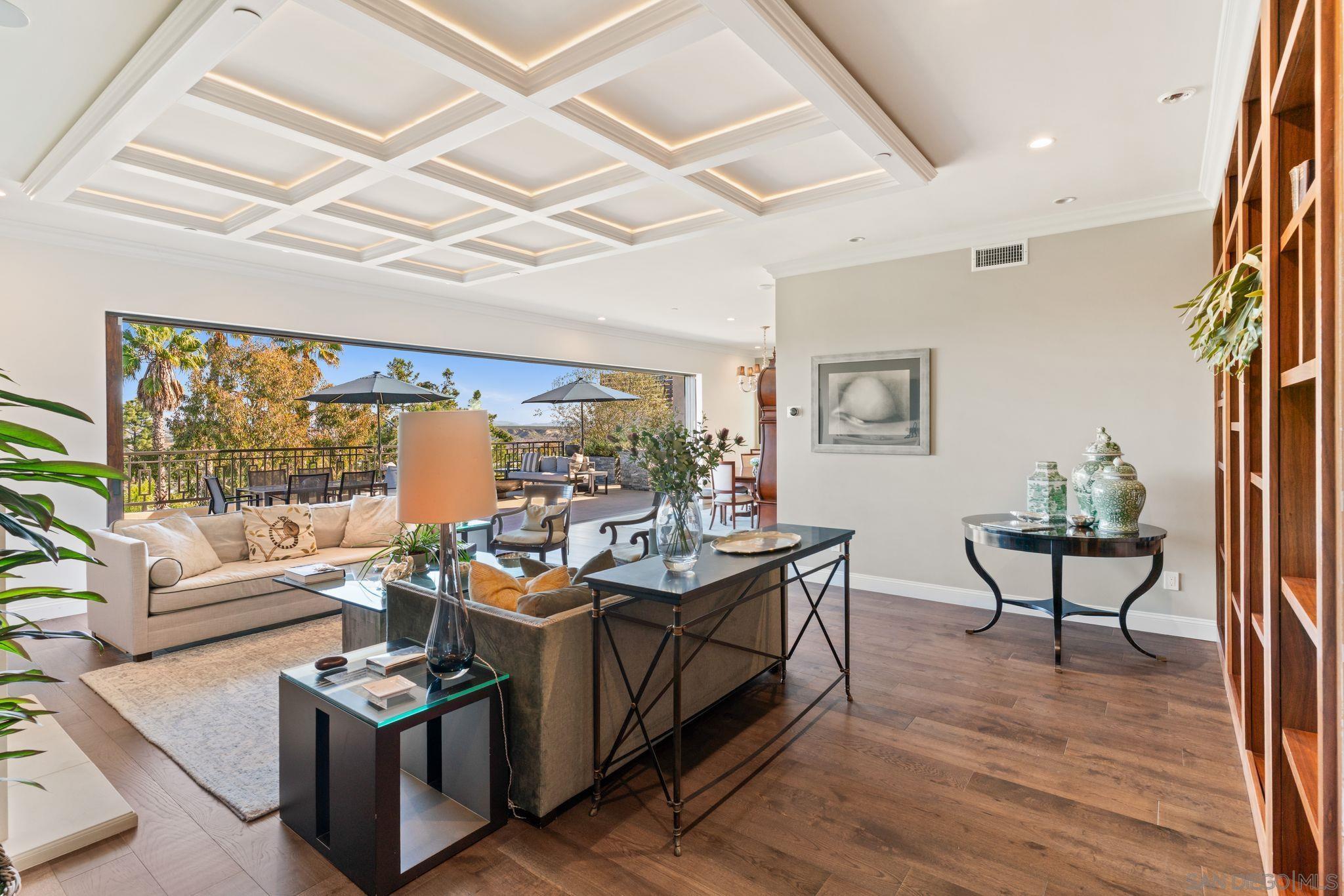 Detail Gallery Image 8 of 75 For 13995  Mira Montana Dr, Del Mar,  CA 92014 - 7 Beds | 6/2 Baths