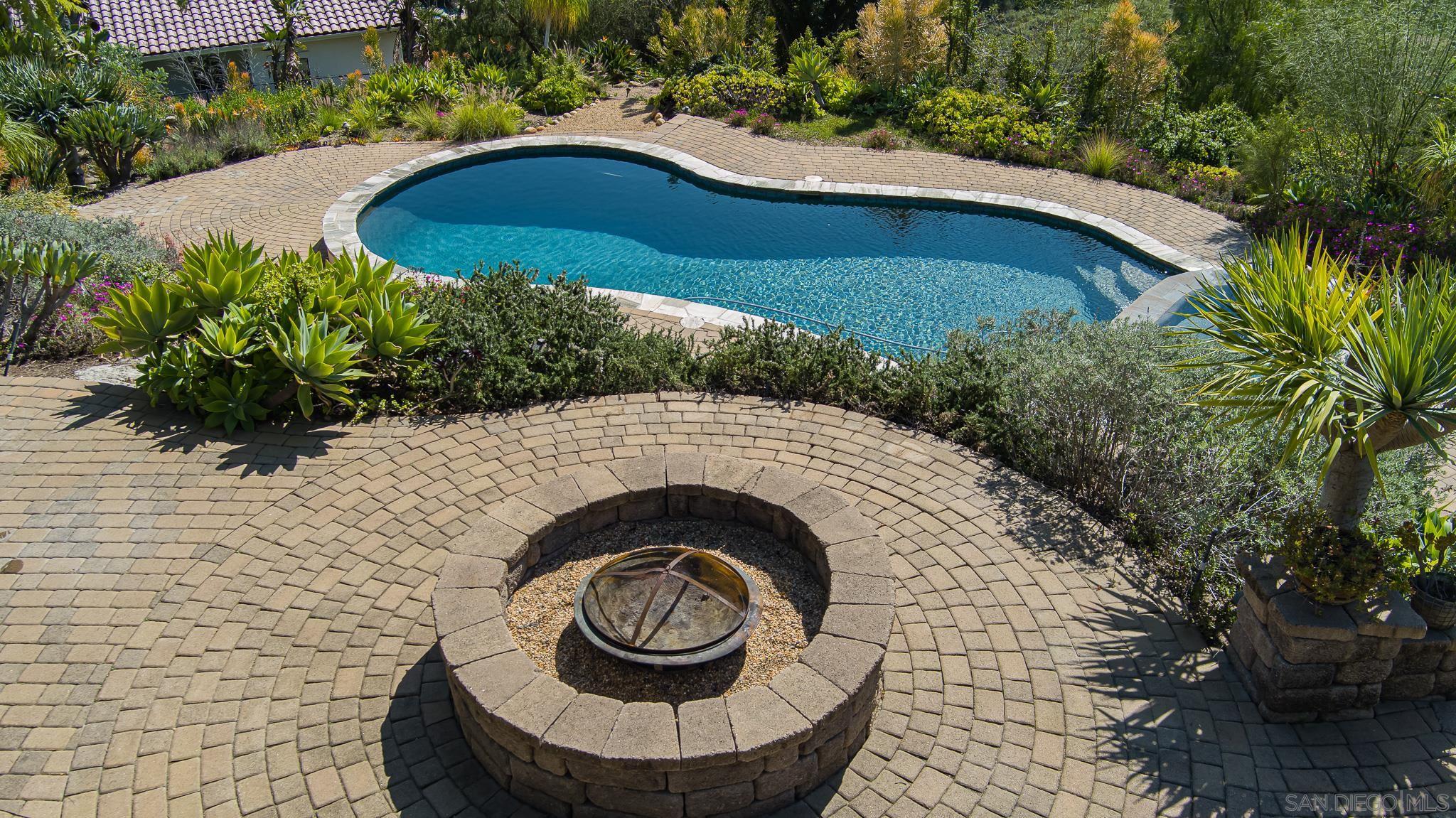 Detail Gallery Image 2 of 67 For 2871  Anaheim St, Escondido,  CA 92025 - 3 Beds | 2/1 Baths